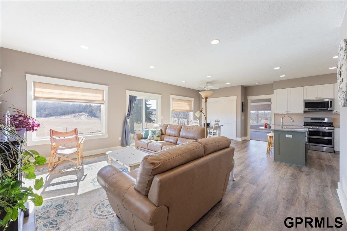 20387 Cardinal Lane, Council Bluffs, Iowa image 14