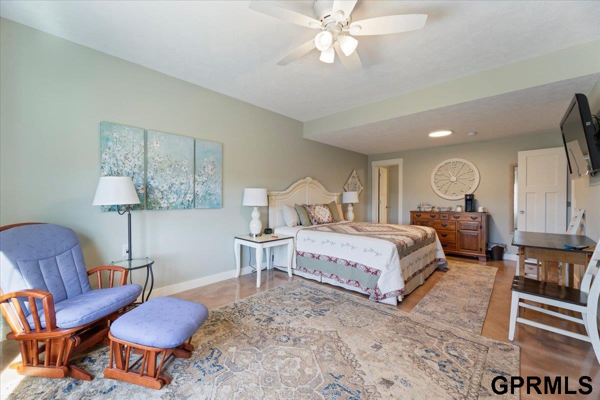 20387 Cardinal Lane, Council Bluffs, Iowa image 43