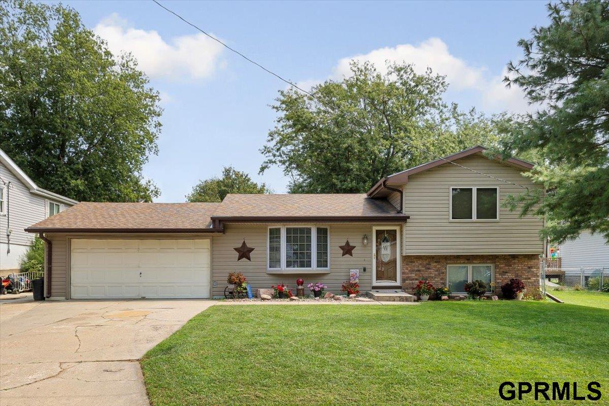 202 Laurie Circle, Neola, Iowa image 1