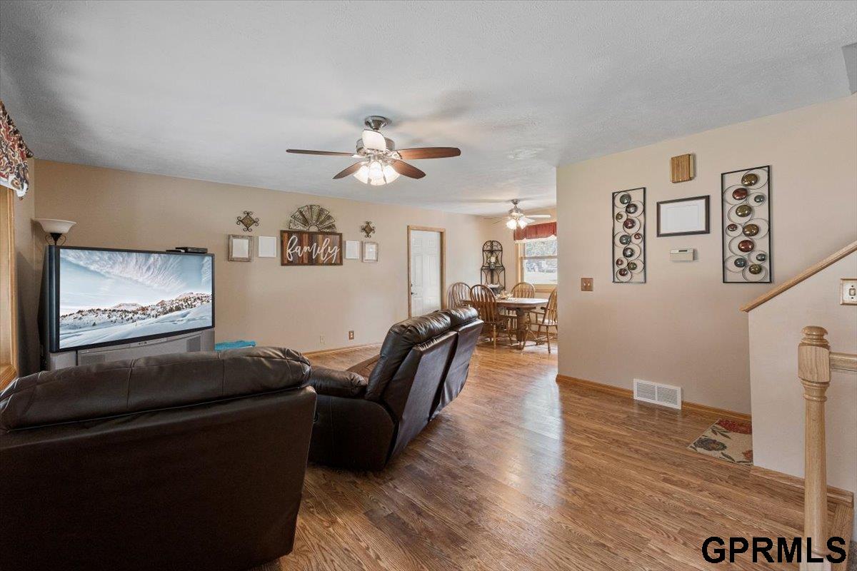 202 Laurie Circle, Neola, Iowa image 3