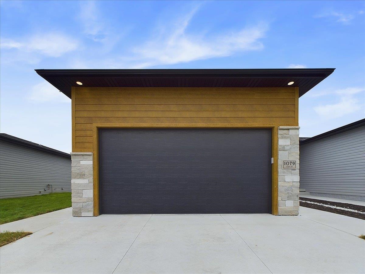 1079 Titan Drive, Hickman, Nebraska image 1