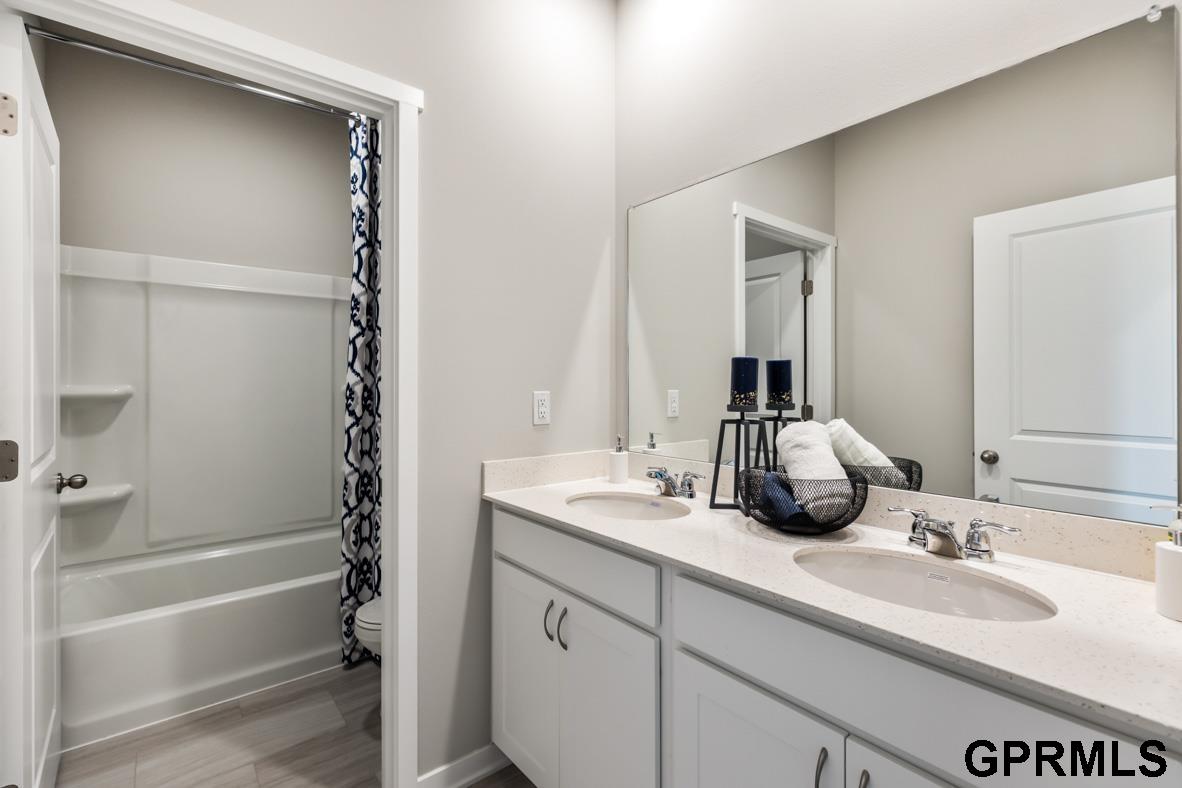 6415 Harvest Drive, Papillion, Nebraska image 20