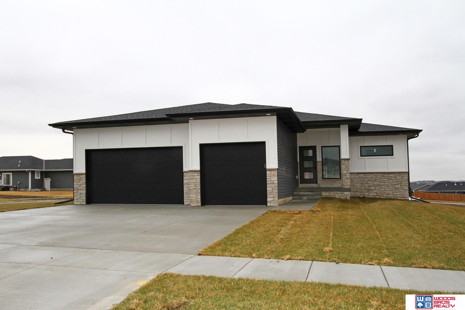 175 Kristi Lane, Hickman, Nebraska image 1
