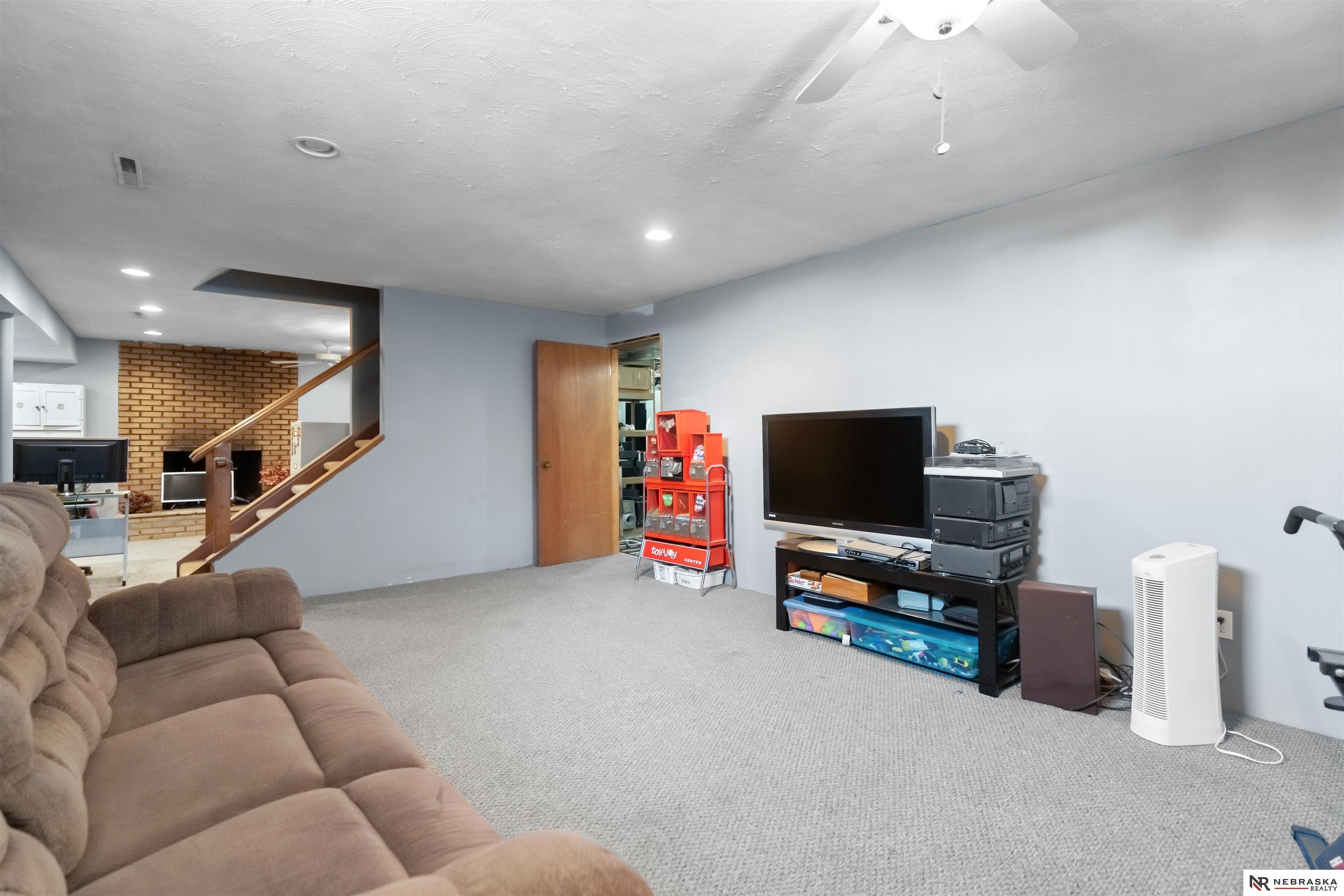 13603 Pflug Road, Springfield, Nebraska image 38