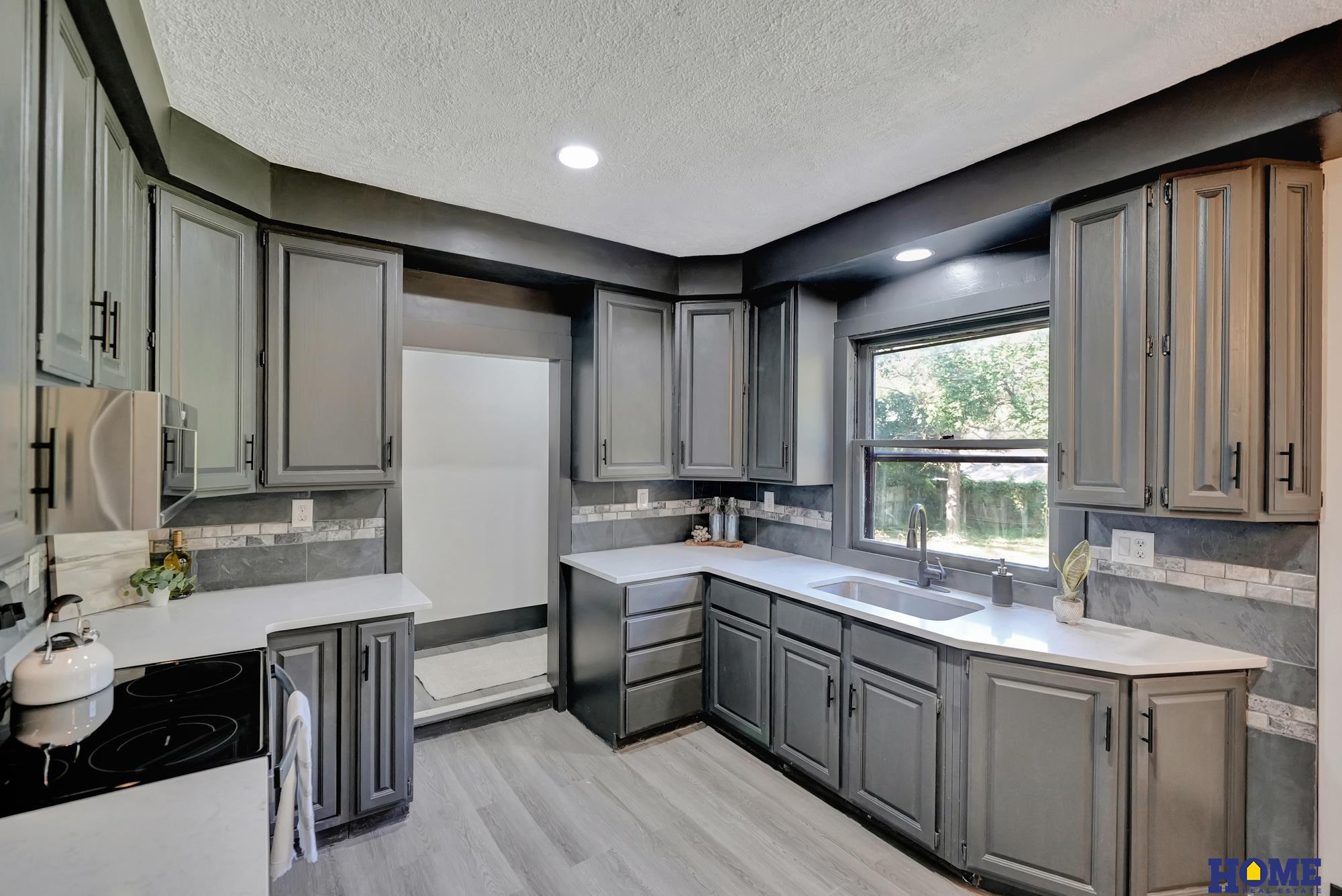15709 Kansas Avenue, Omaha, Nebraska image 32