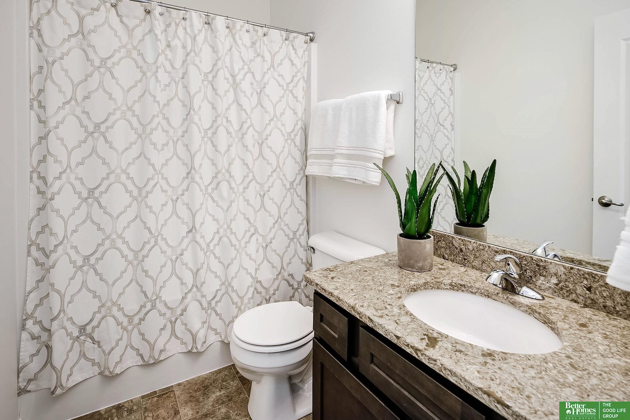 14305 Wood Valley Drive, Omaha, Nebraska image 21