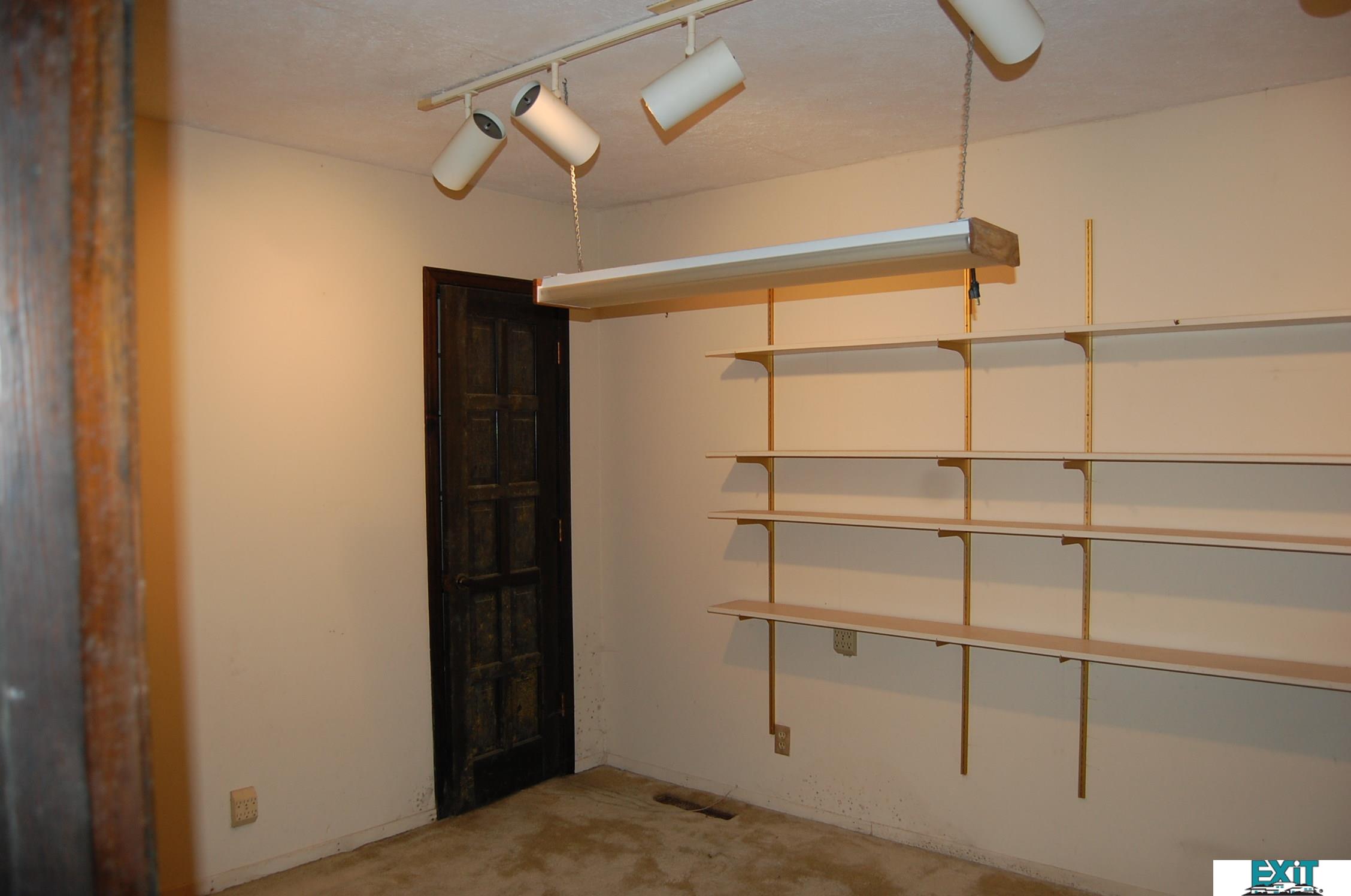 1315 N Delaware Avenue, York, Nebraska image 27
