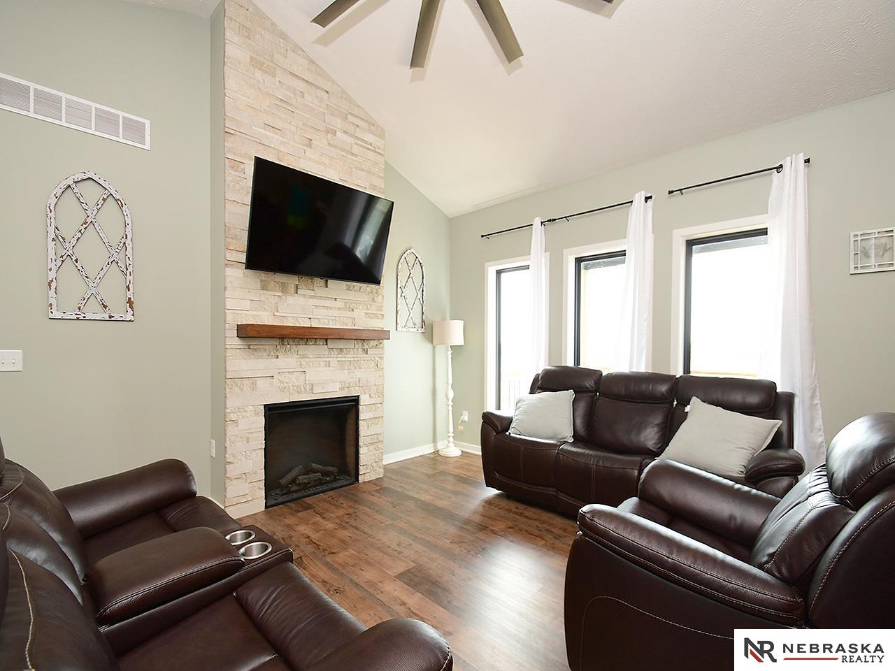 1215 Cyprus Boulevard, Hickman, Nebraska image 12