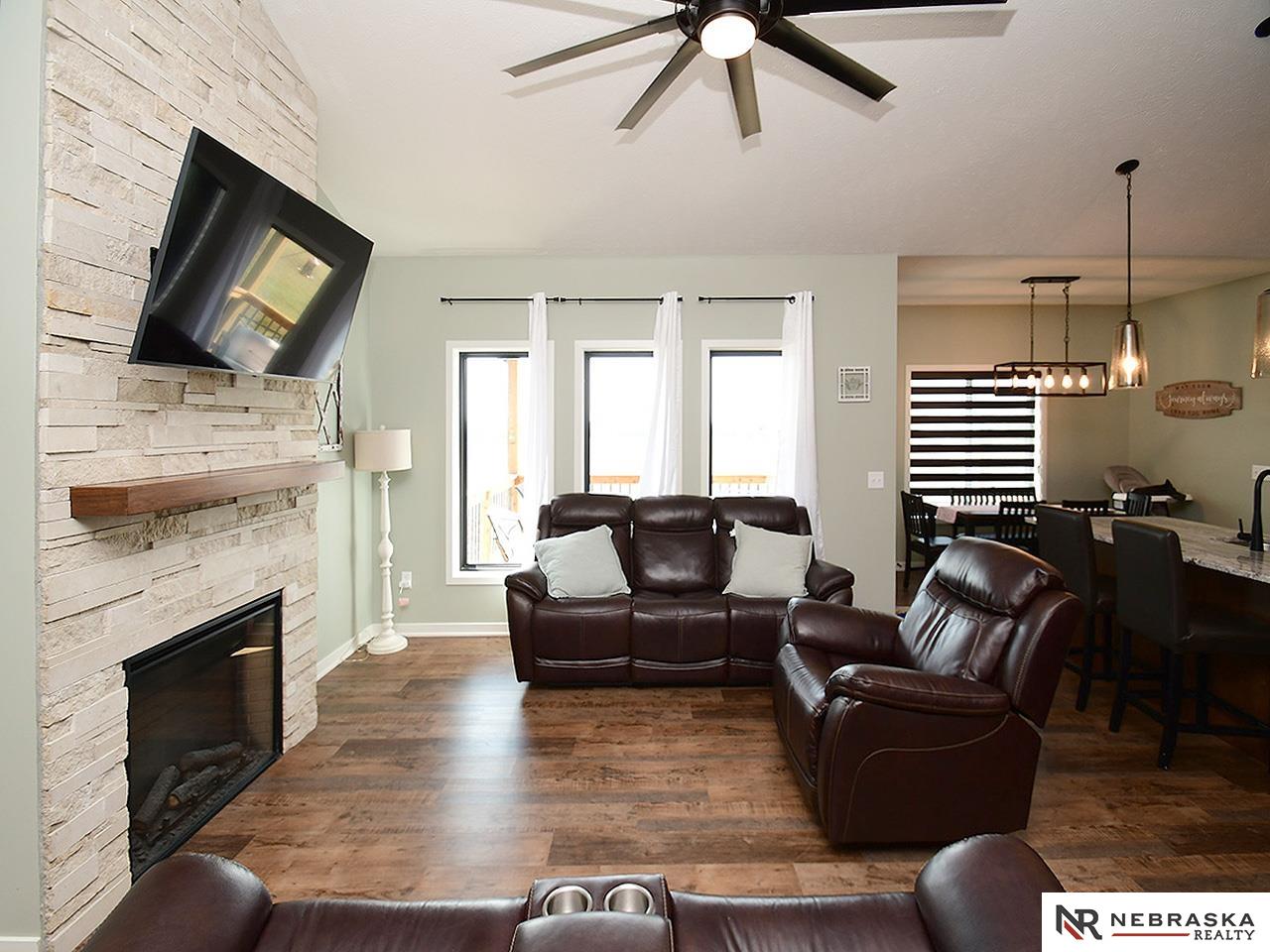 1215 Cyprus Boulevard, Hickman, Nebraska image 13