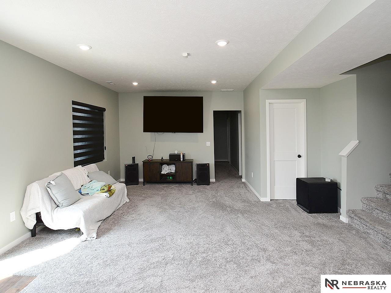 1215 Cyprus Boulevard, Hickman, Nebraska image 27