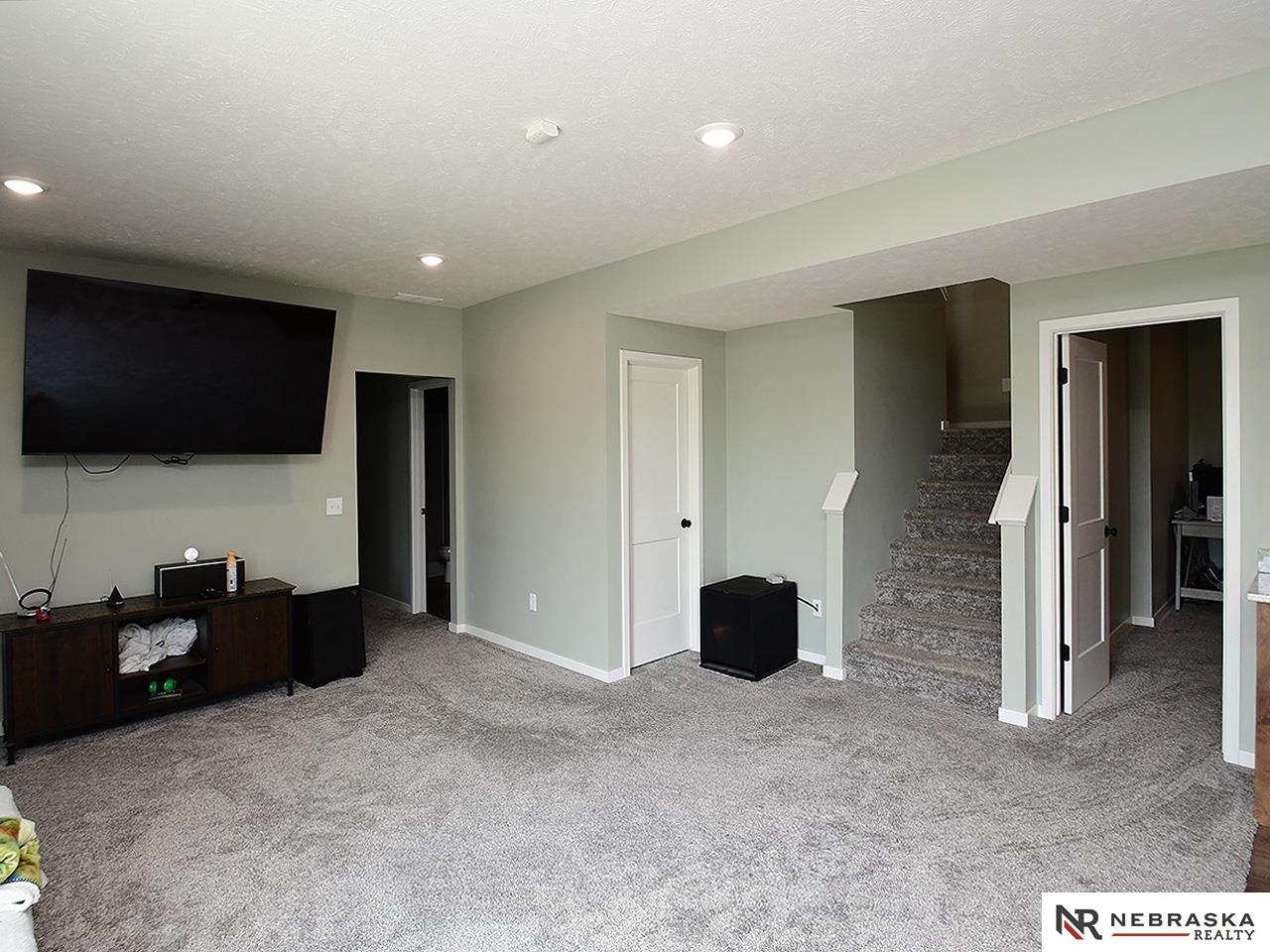 1215 Cyprus Boulevard, Hickman, Nebraska image 28