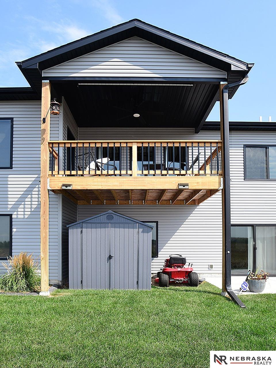 1215 Cyprus Boulevard, Hickman, Nebraska image 6
