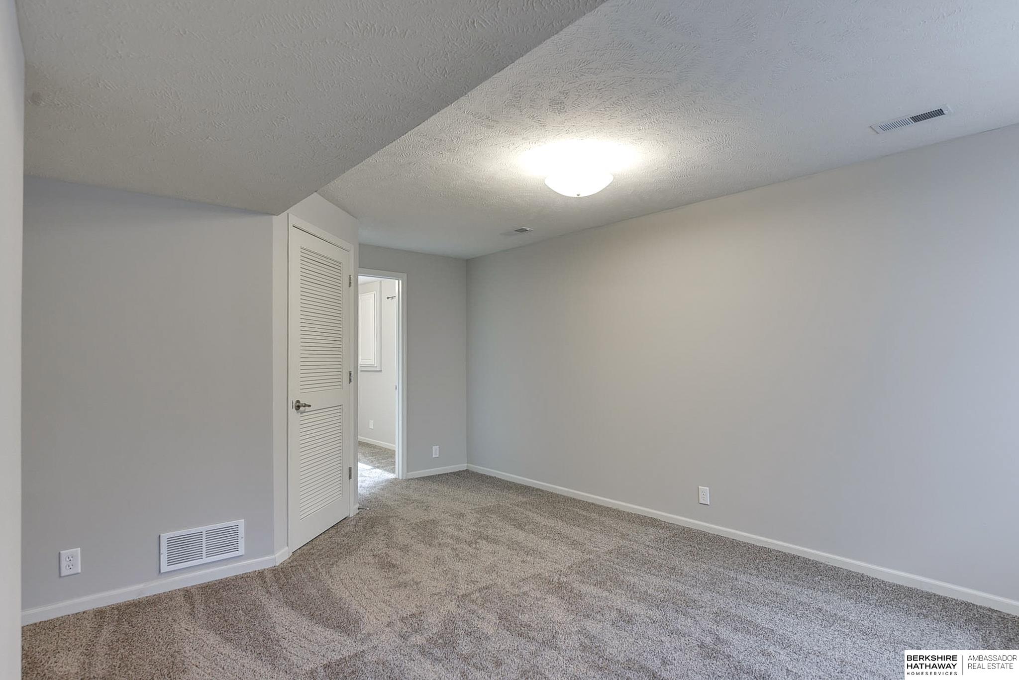 17159 Manderson Street, Omaha, Nebraska image 25