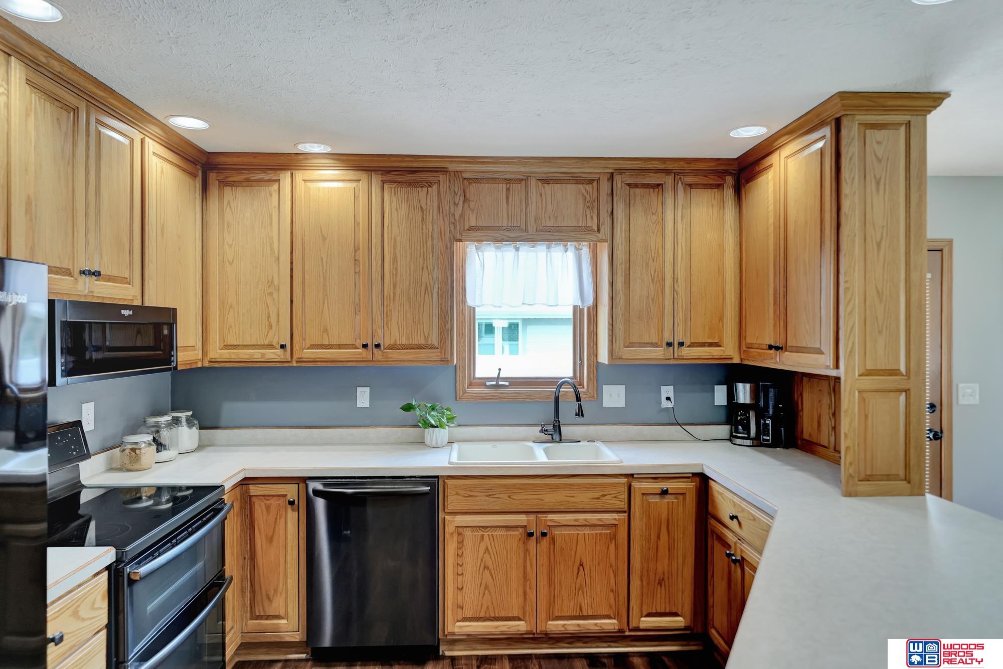 2601 Evergreen Circle, Beatrice, Nebraska image 21