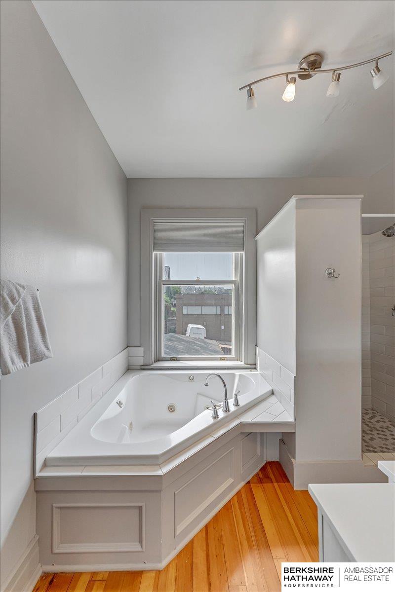 108 S 36th Street, Omaha, Nebraska image 29