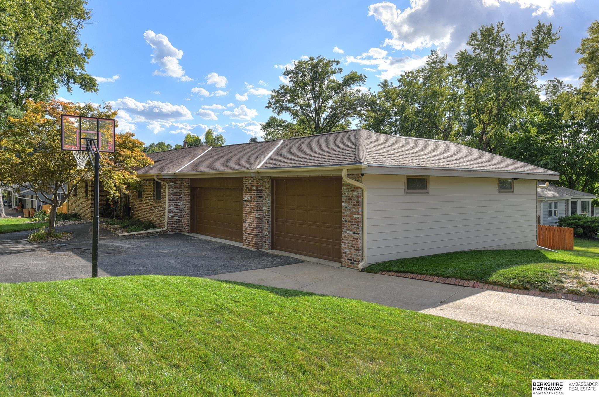 28622 Laurel Circle, Valley, Nebraska image 4