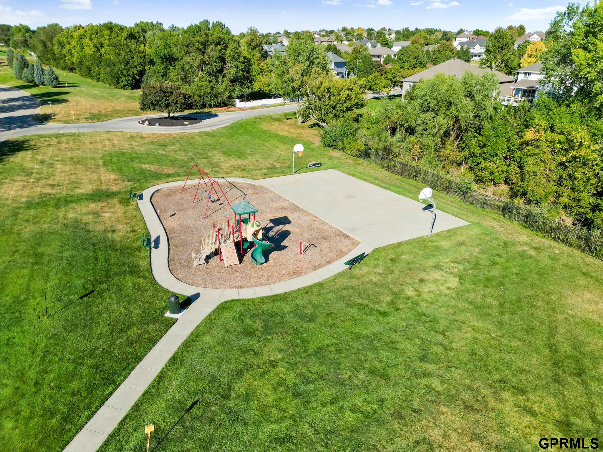 17566 Parker Plaza, Omaha, Nebraska image 25