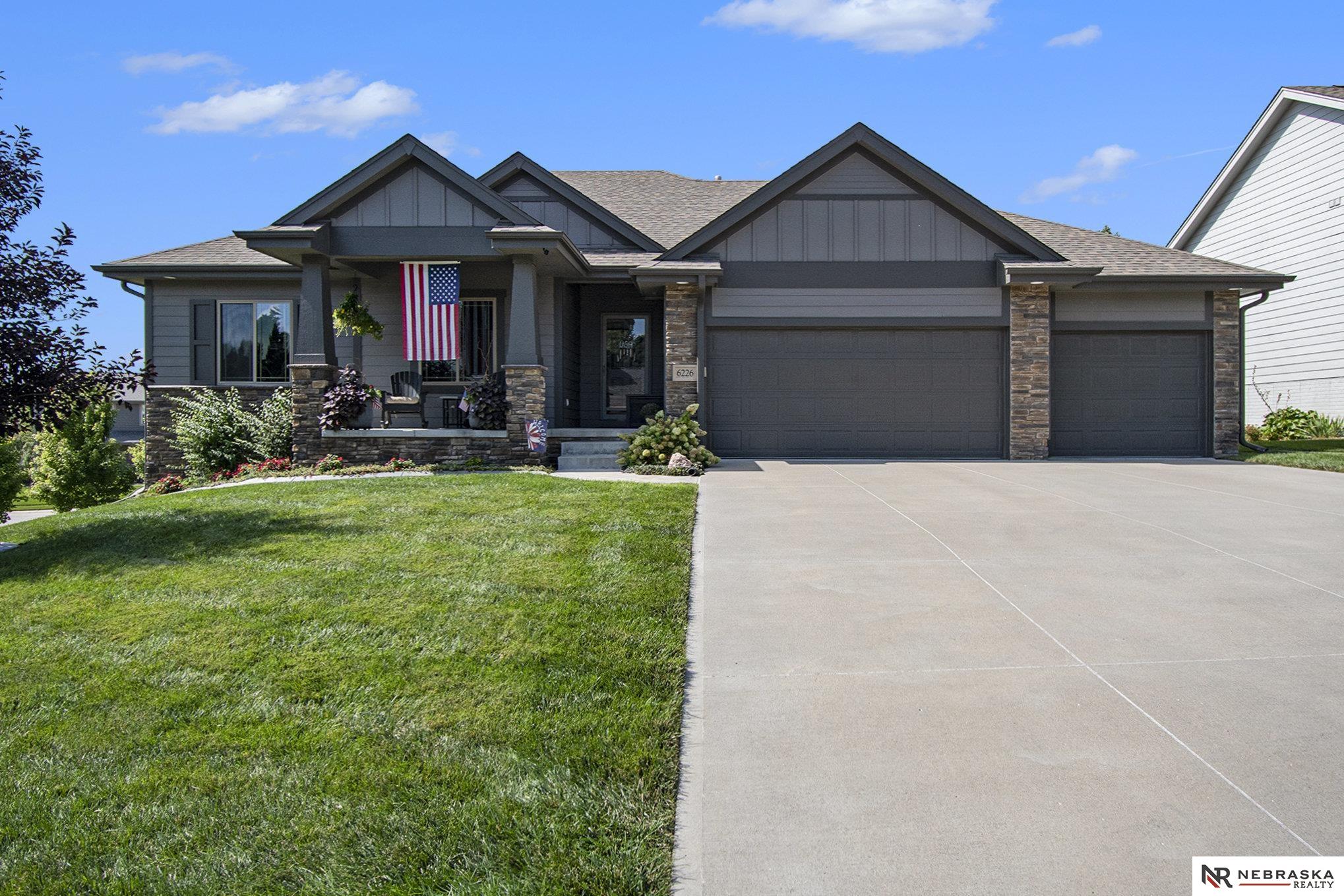 29105 Mary Street, Valley, Nebraska image 1