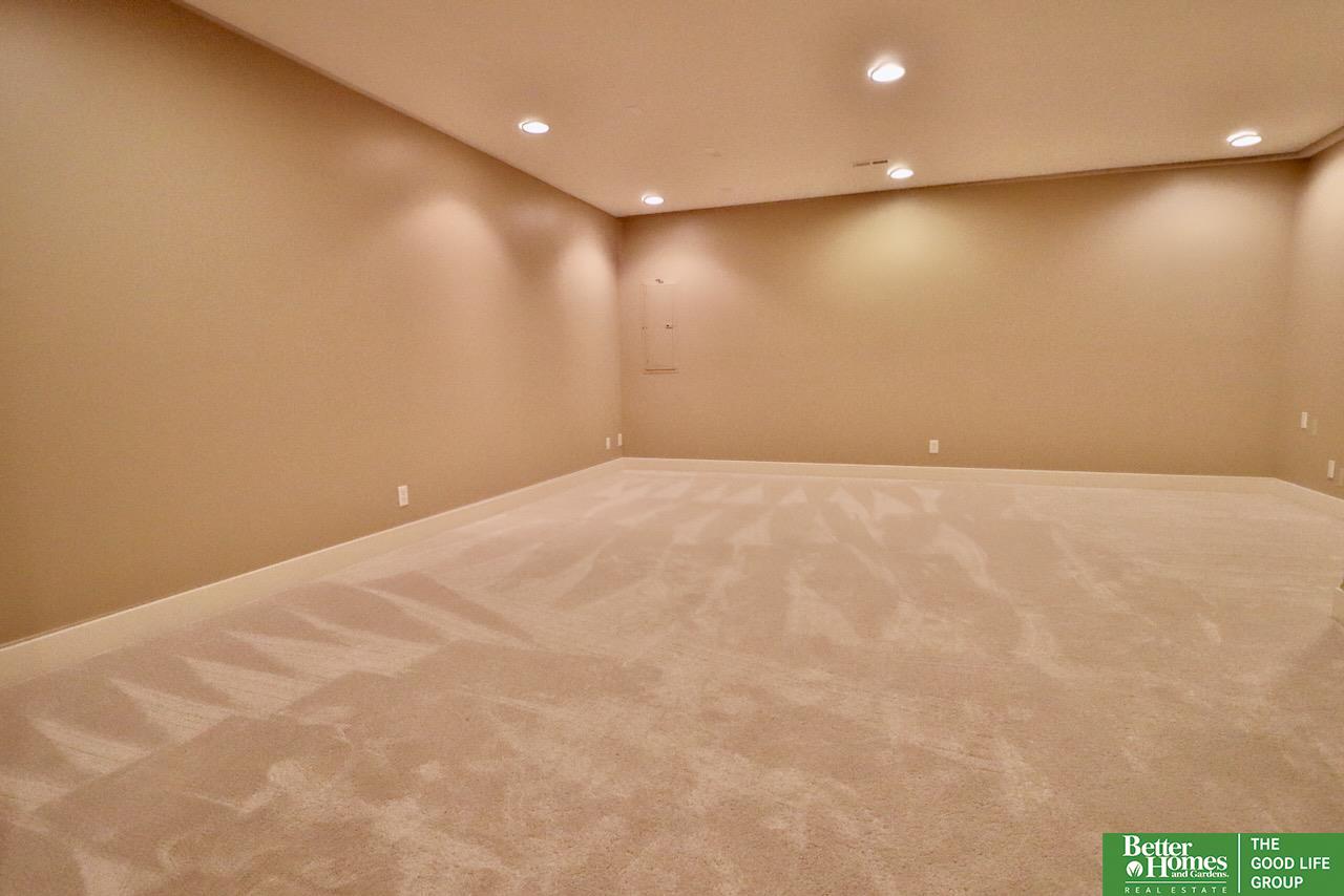 5142 Dodge Street, Omaha, Nebraska image 31