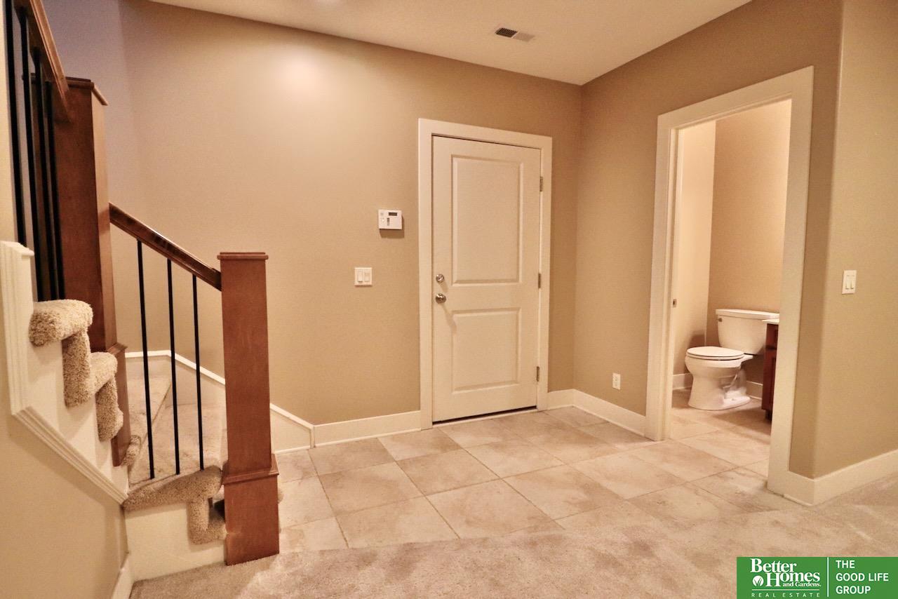 5142 Dodge Street, Omaha, Nebraska image 33
