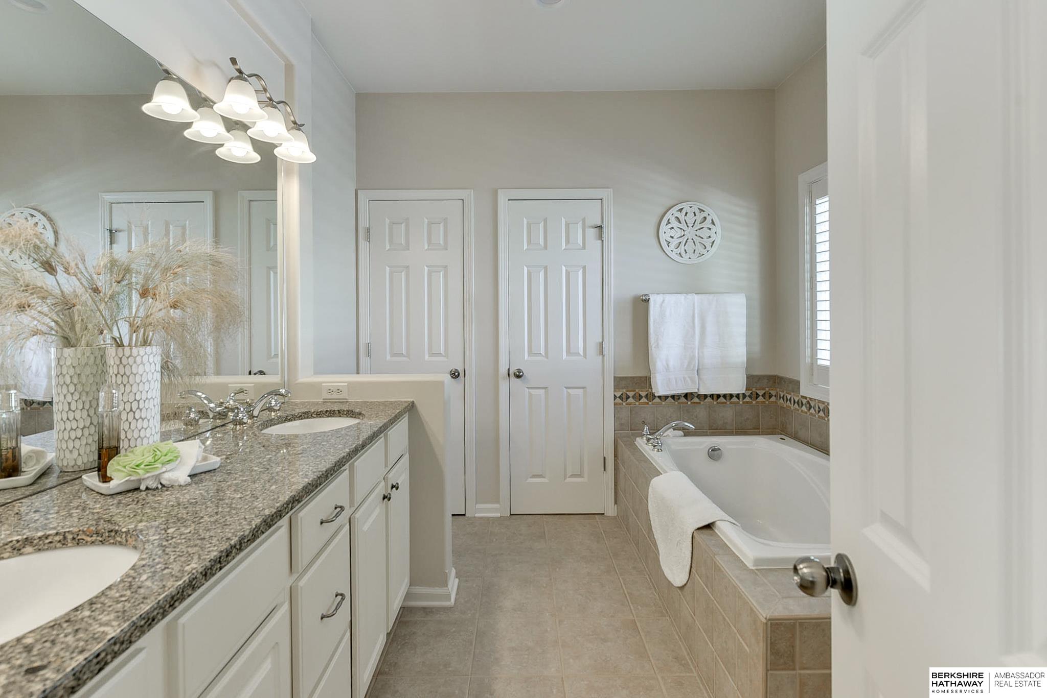 5717 N 148th Plaza, Omaha, Nebraska image 33