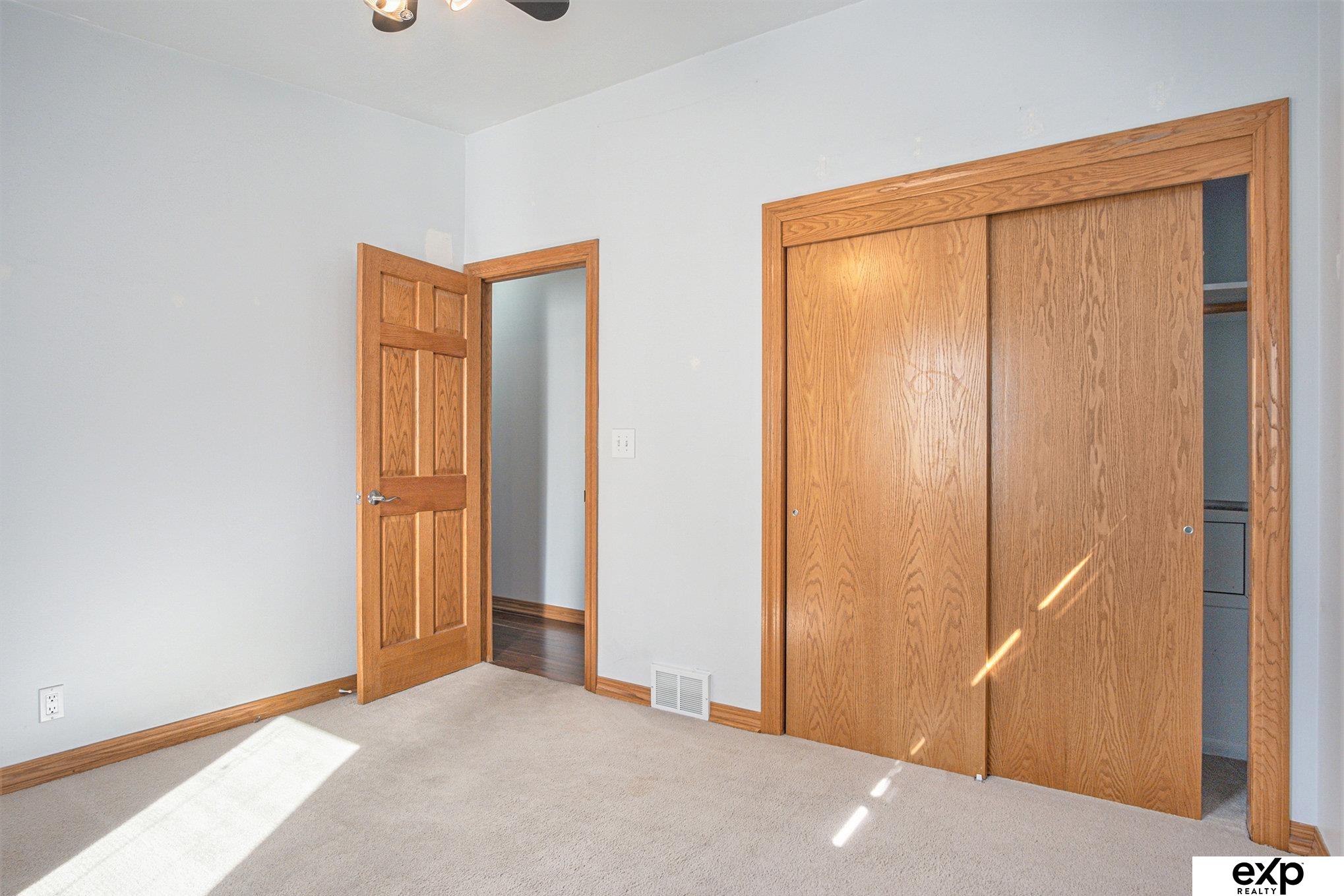 5221 S 80th Street, Ralston, Nebraska image 23