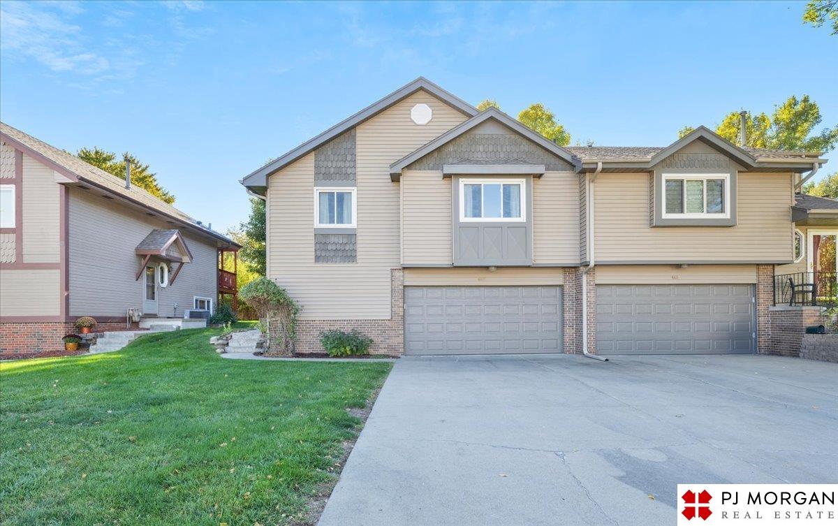 6615 S 108th Avenue, Omaha, Nebraska image 2