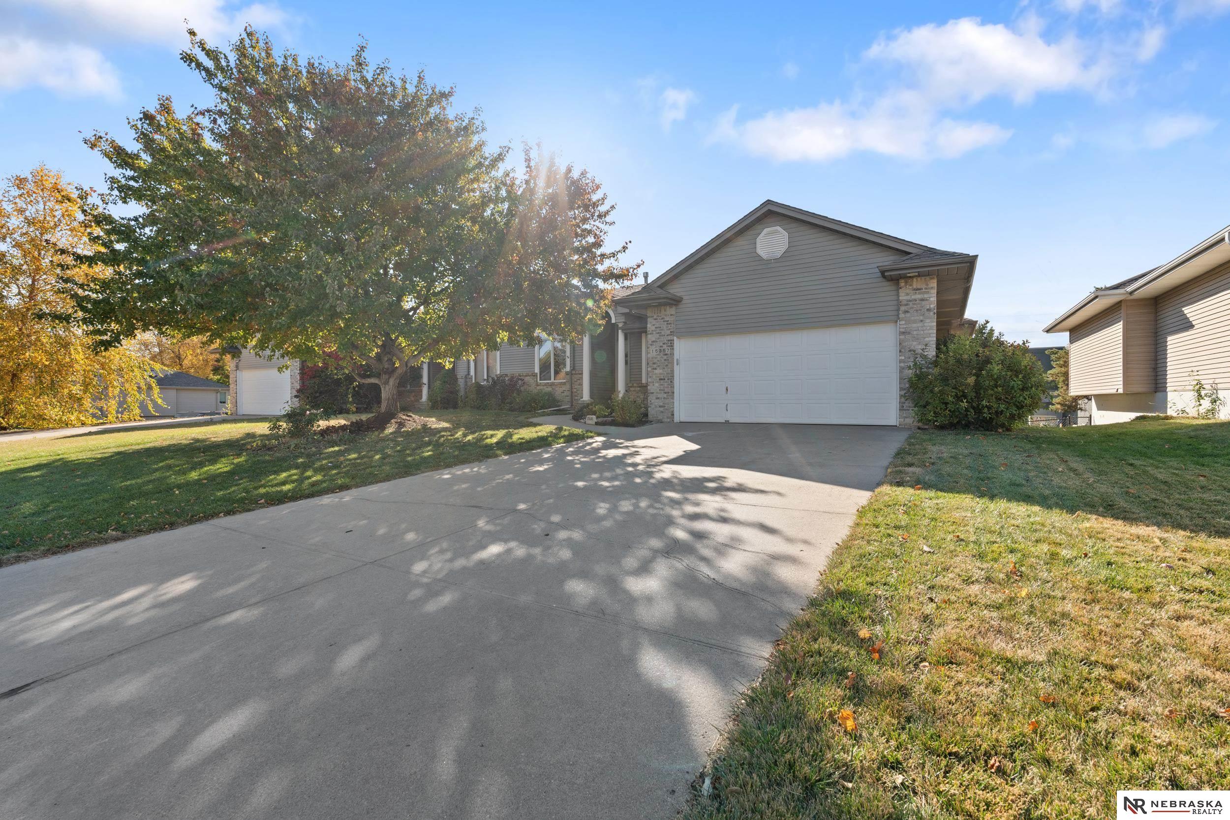 15357 Burdette Street, Omaha, Nebraska image 2