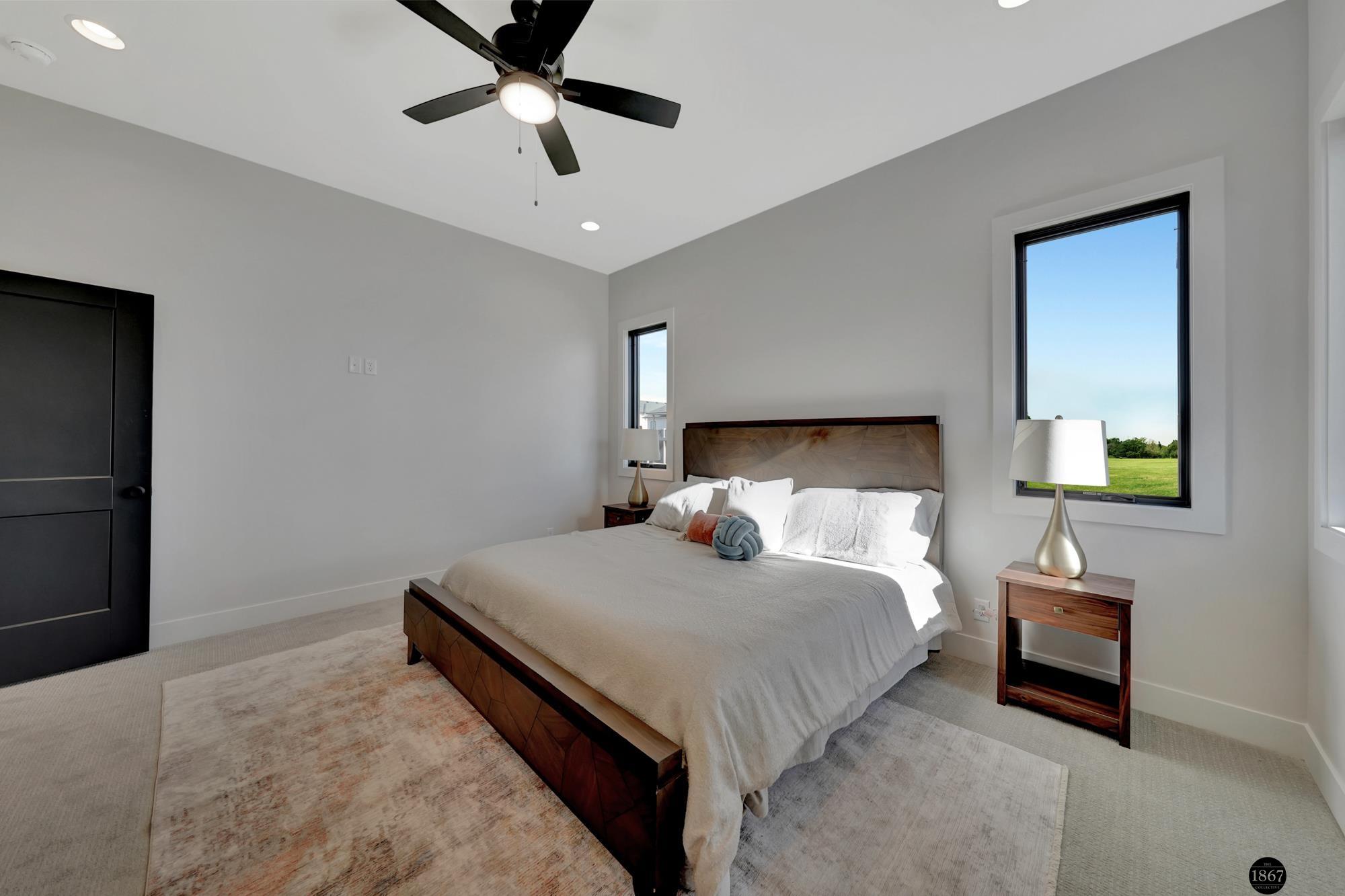 3923 S 213th