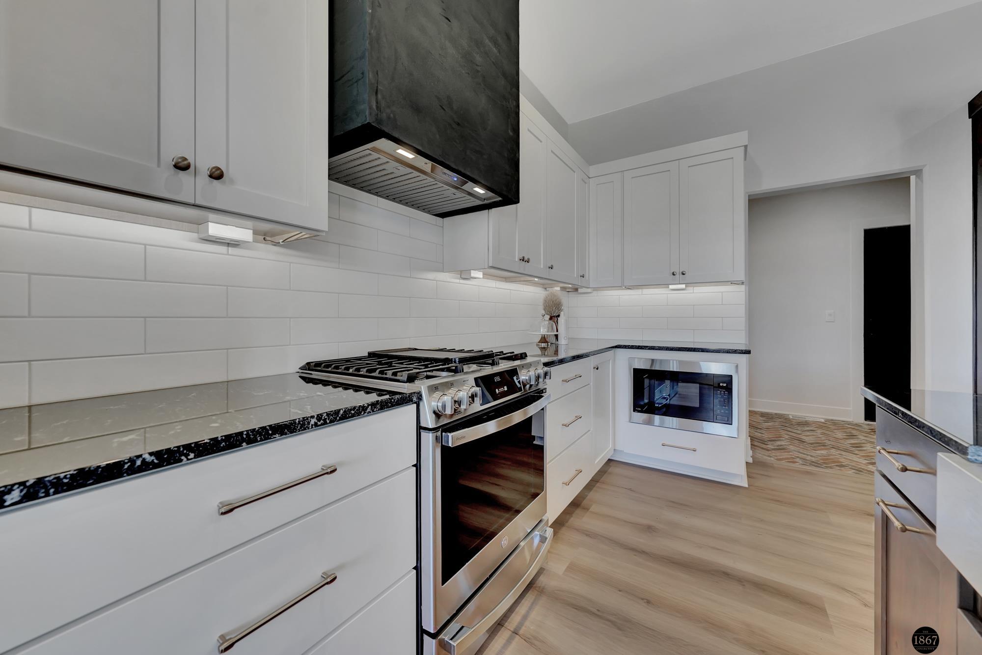 3923 S 213th