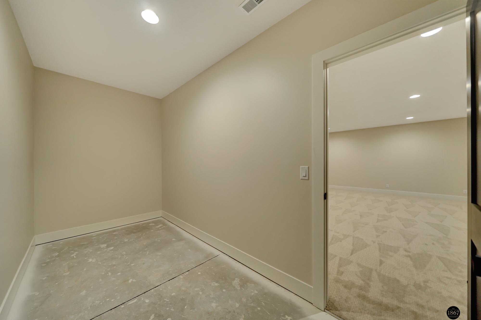 3923 S 213th