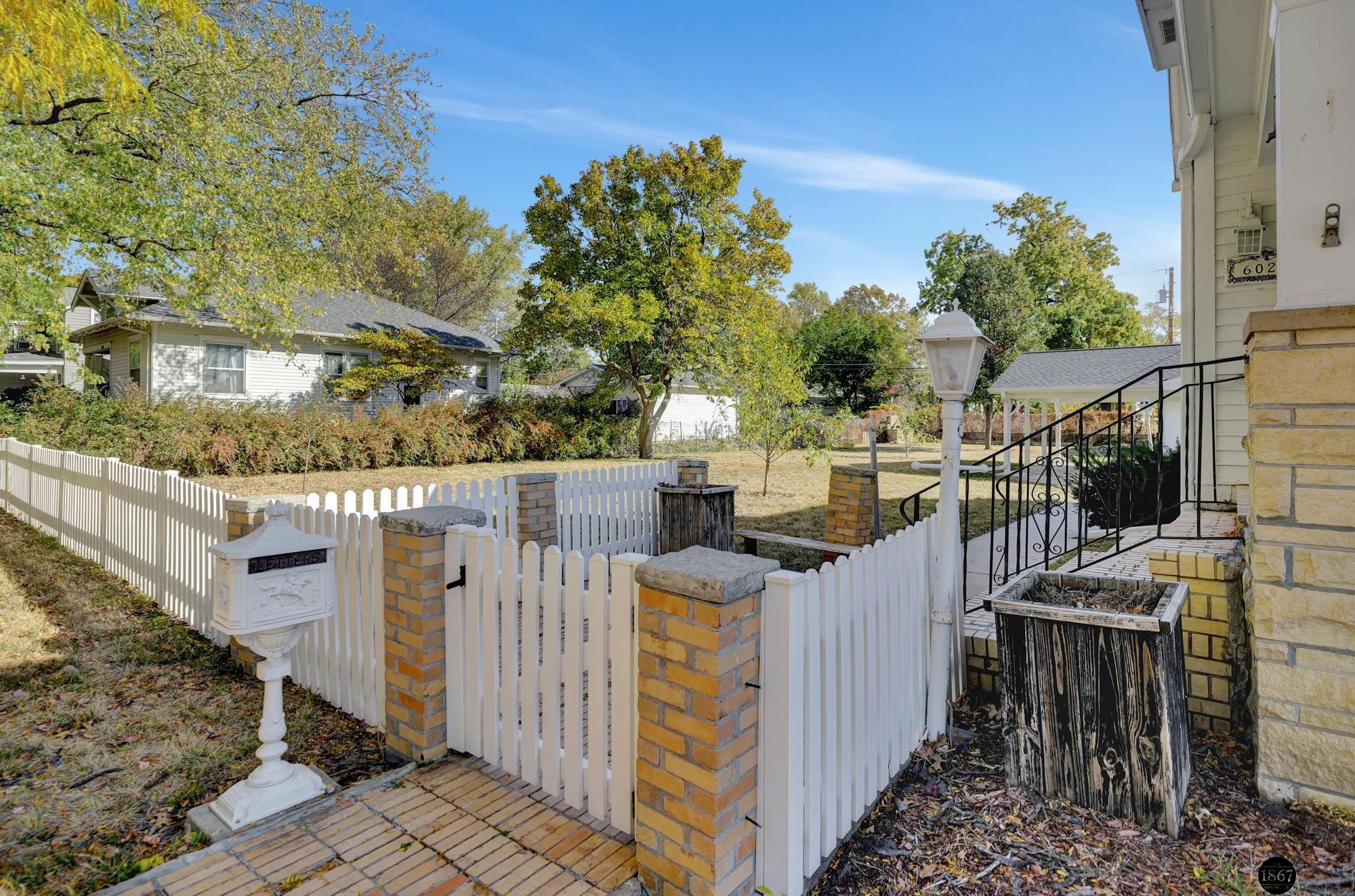 602 N 9th