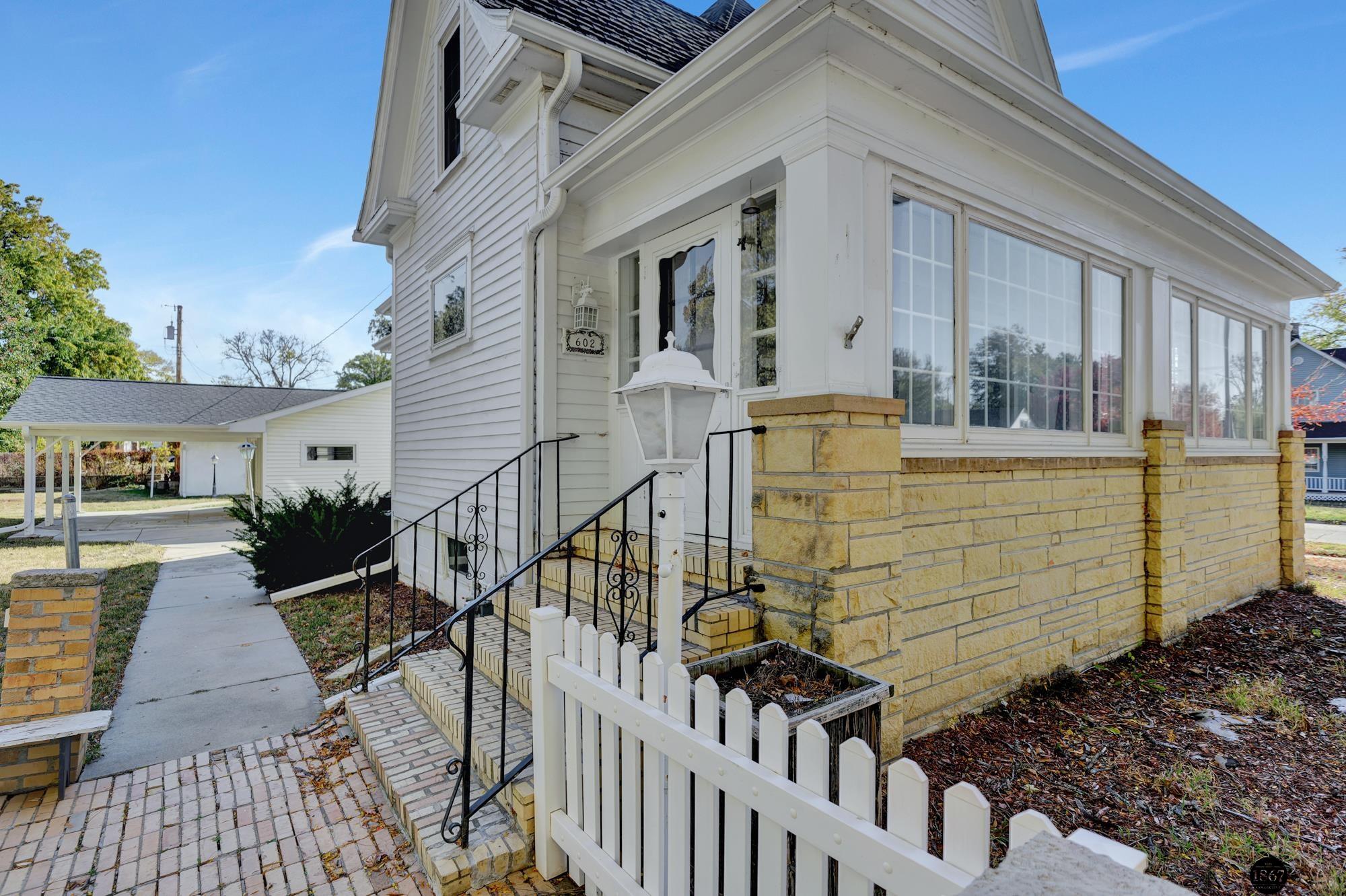 602 N 9th