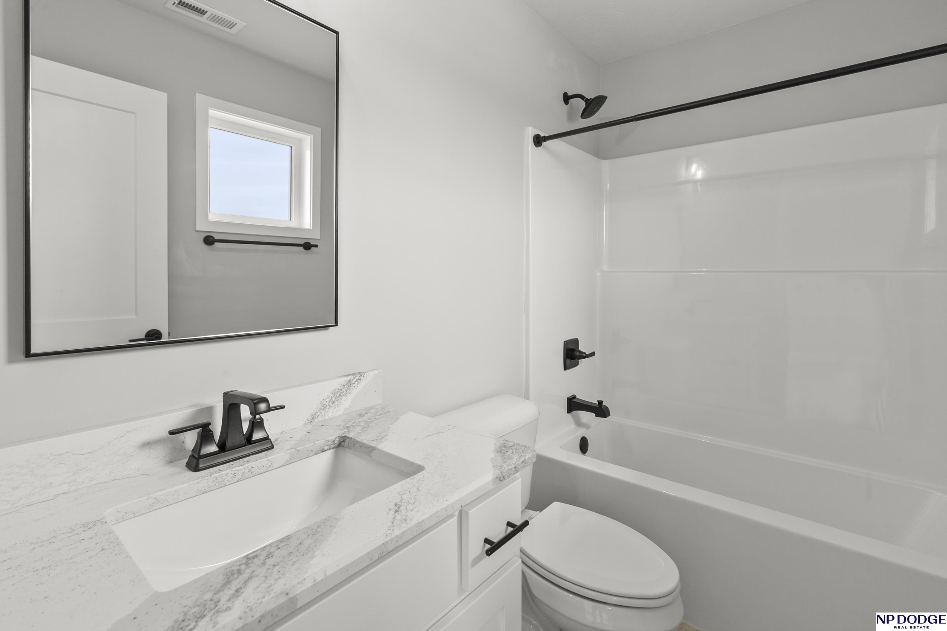 20976 Ogden Street, Elkhorn, Nebraska image 32
