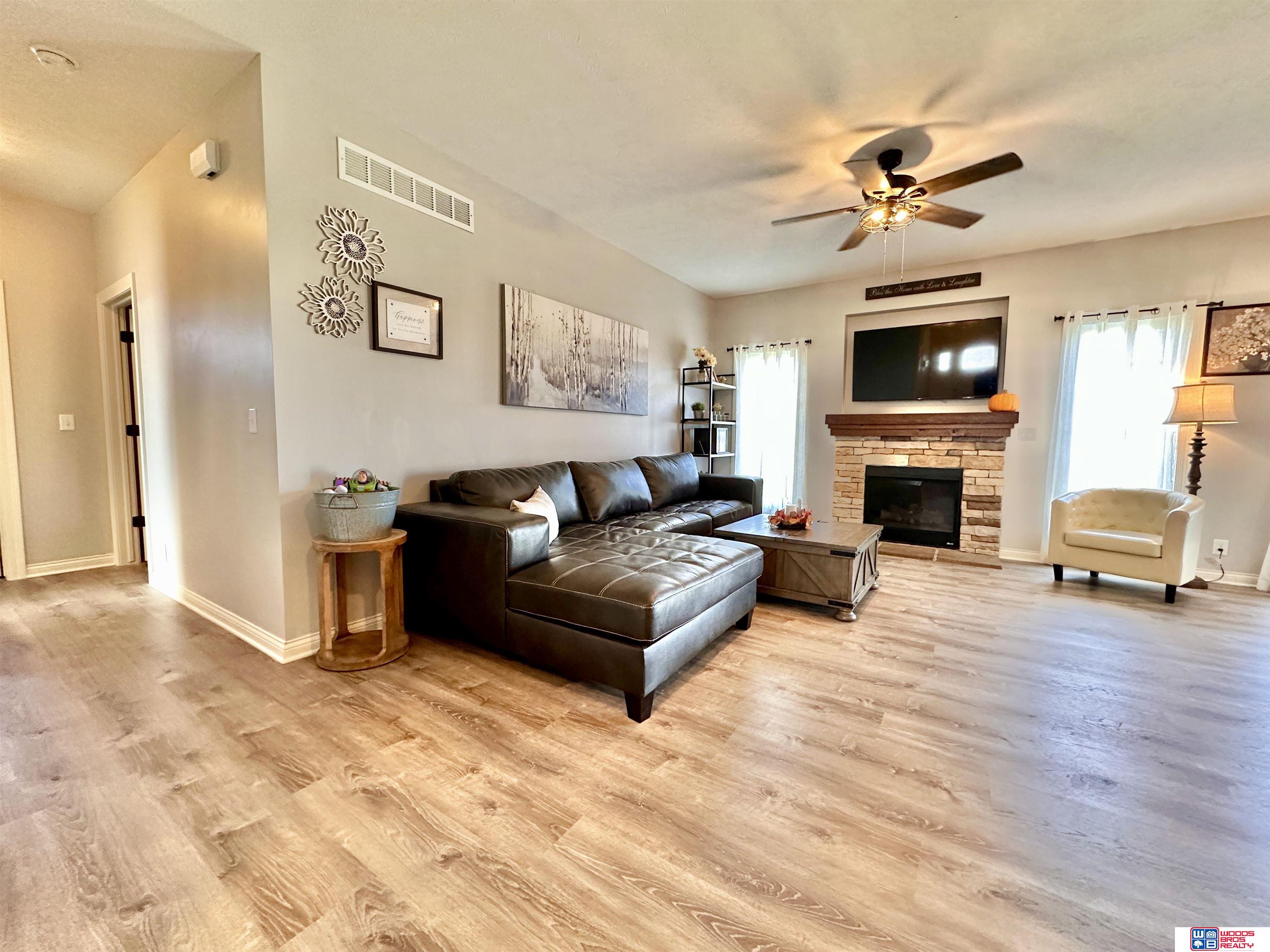 152 Maple Street, Seward, Nebraska image 4