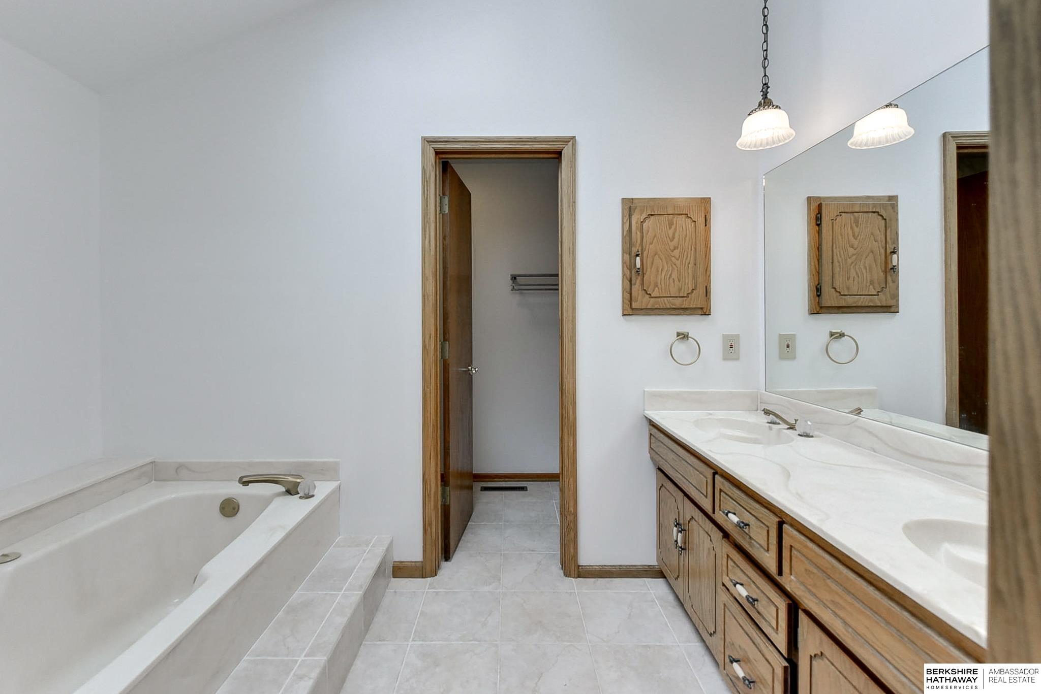 6233 S 79th Circle, Ralston, Nebraska image 37