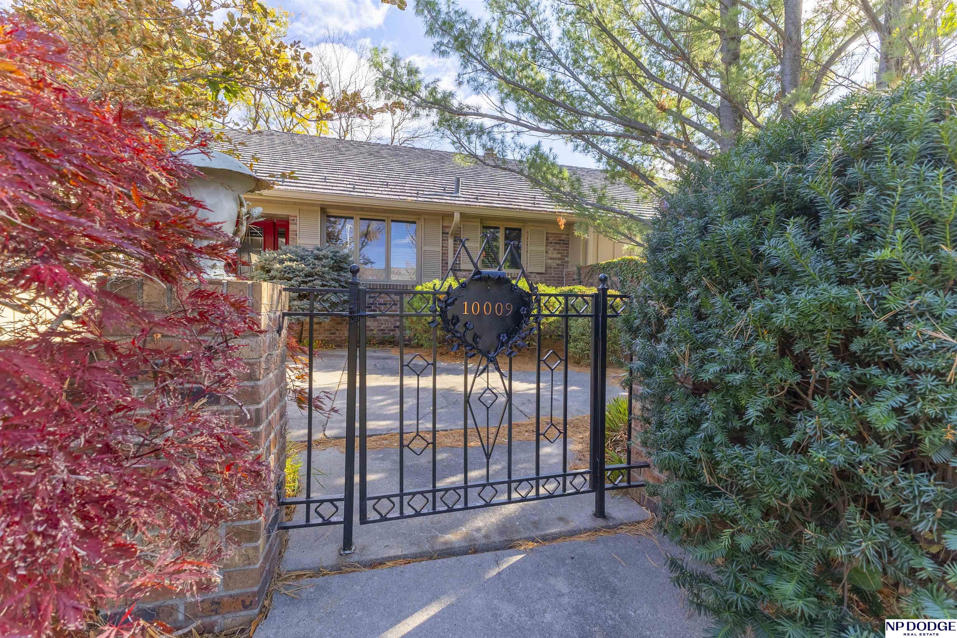10009 Fieldcrest Drive, Omaha, Nebraska image 4