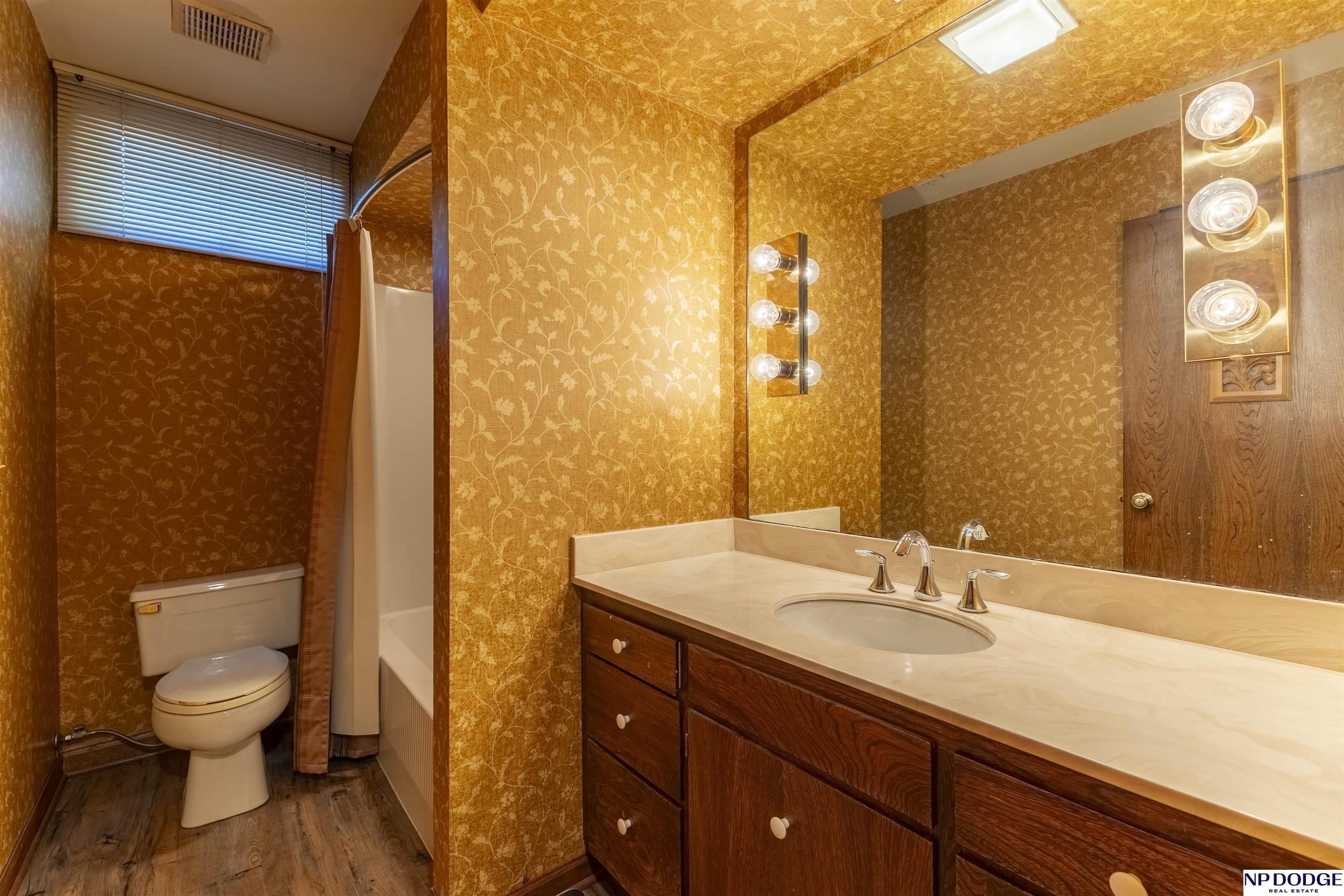 10009 Fieldcrest Drive, Omaha, Nebraska image 36