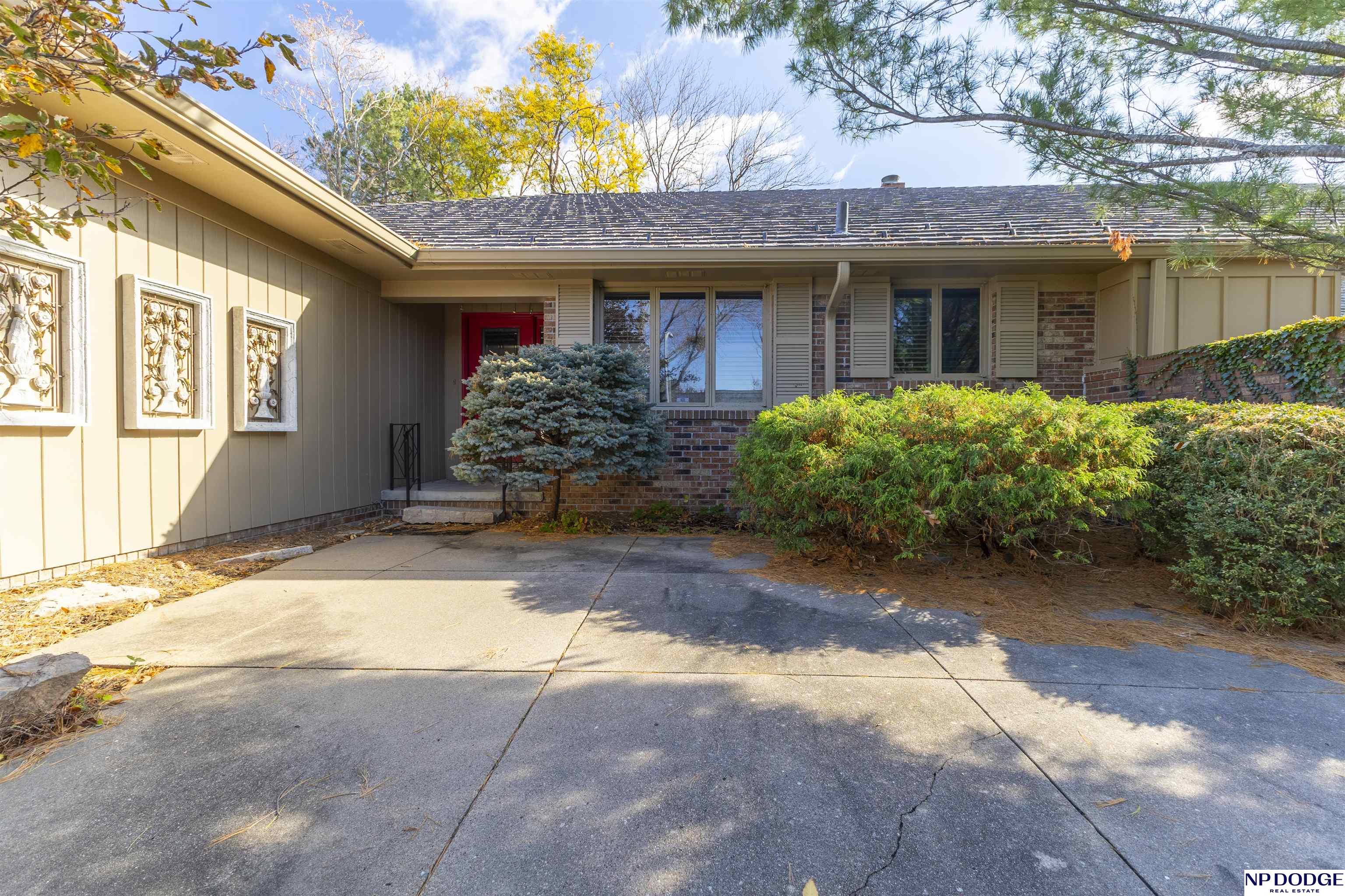 10009 Fieldcrest Drive, Omaha, Nebraska image 5