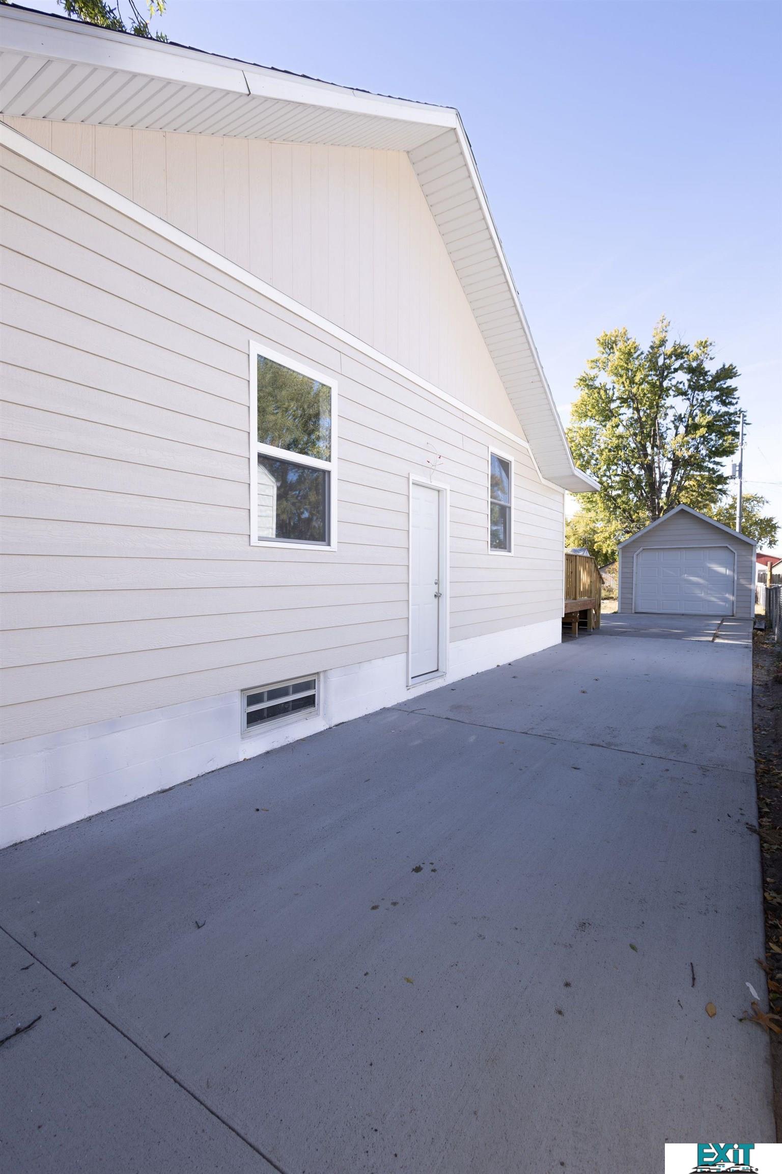 2516 W Division Street, Grand Island, Nebraska image 32
