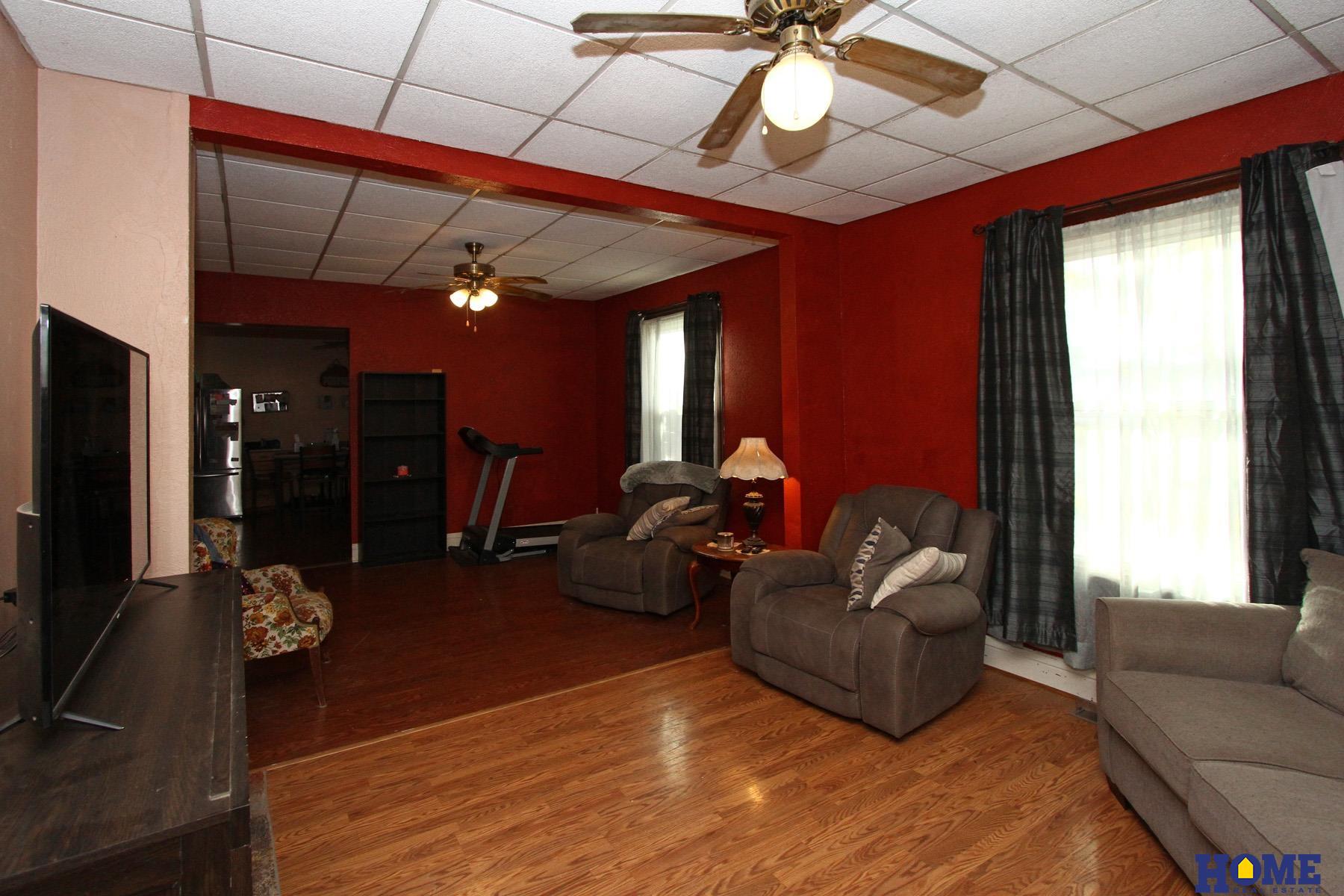 806 Norman Avenue, Crete, Nebraska image 3