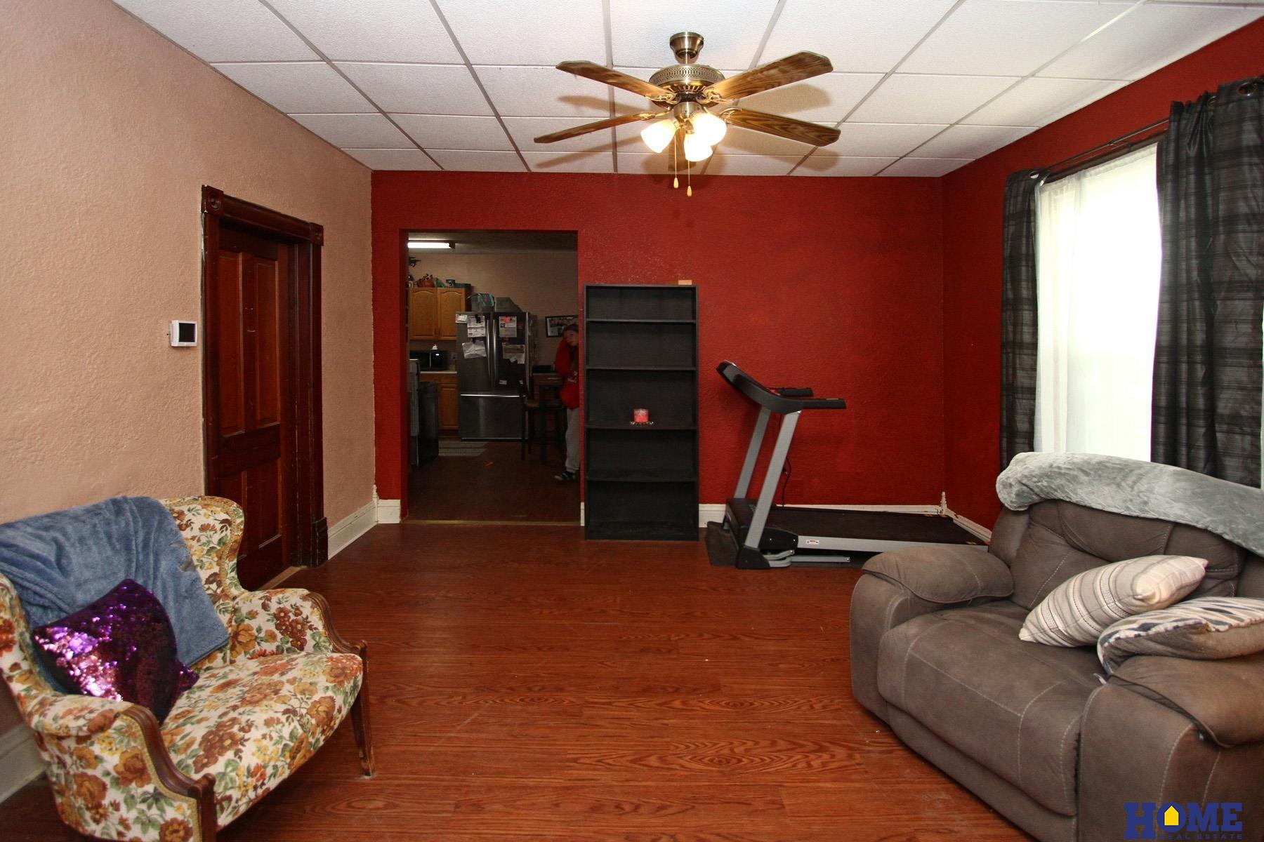 806 Norman Avenue, Crete, Nebraska image 4
