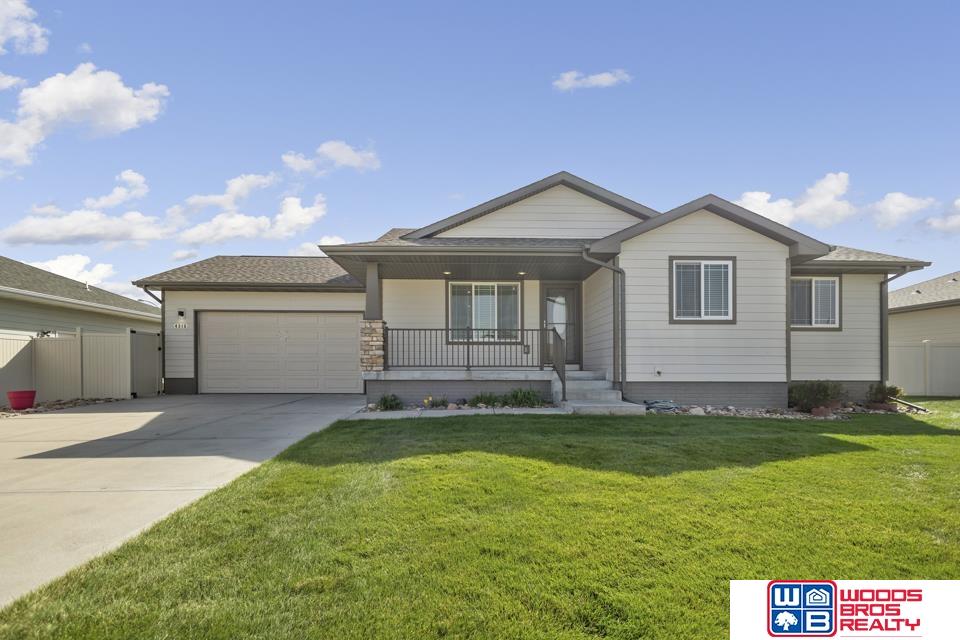 4315 Prairie Clover Circle, Grand Island, Nebraska image 2