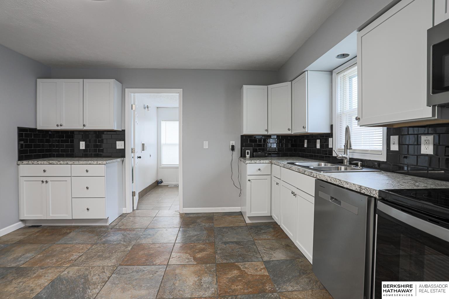 2429 Avenue G, Council Bluffs, Iowa image 11
