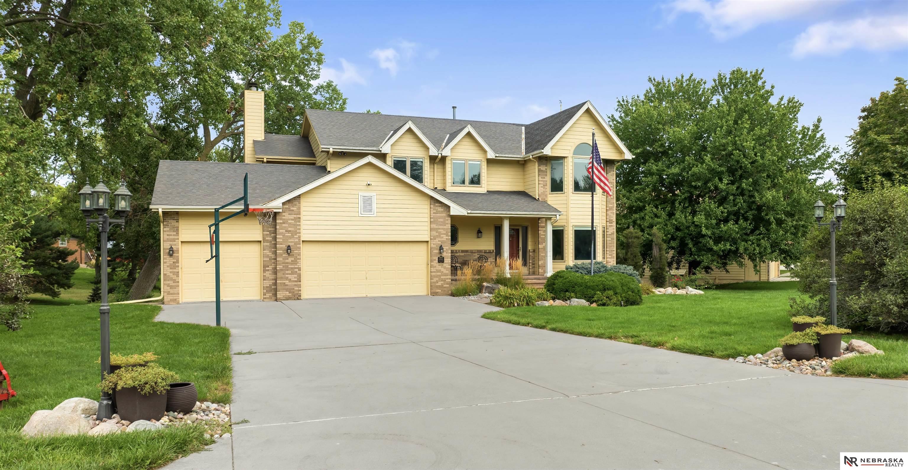 20102 Pearl Drive, Gretna, Nebraska image 2