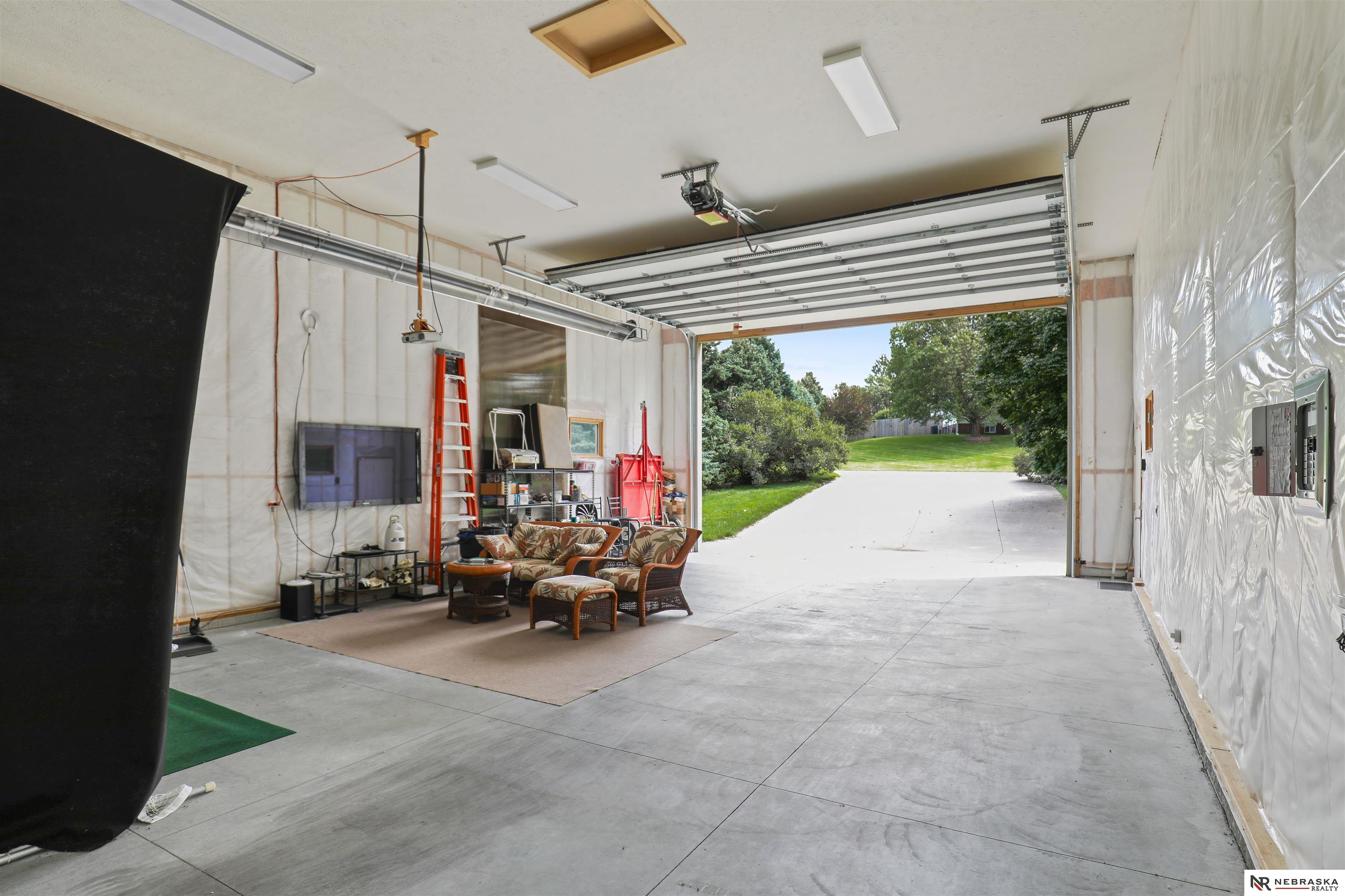 20102 Pearl Drive, Gretna, Nebraska image 24
