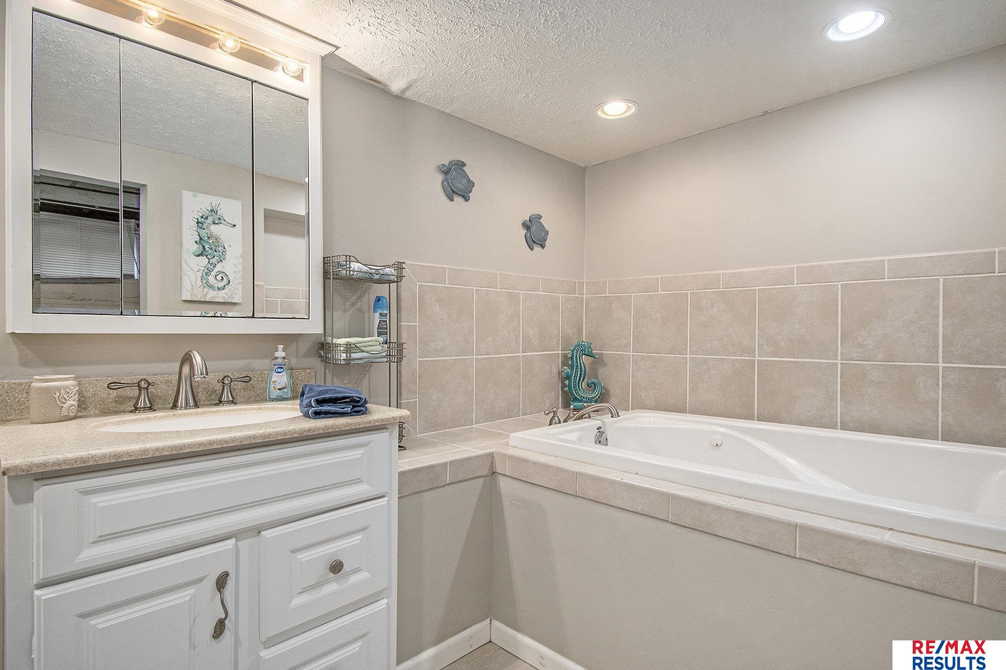 4370 S 42 Street, Omaha, Nebraska image 11