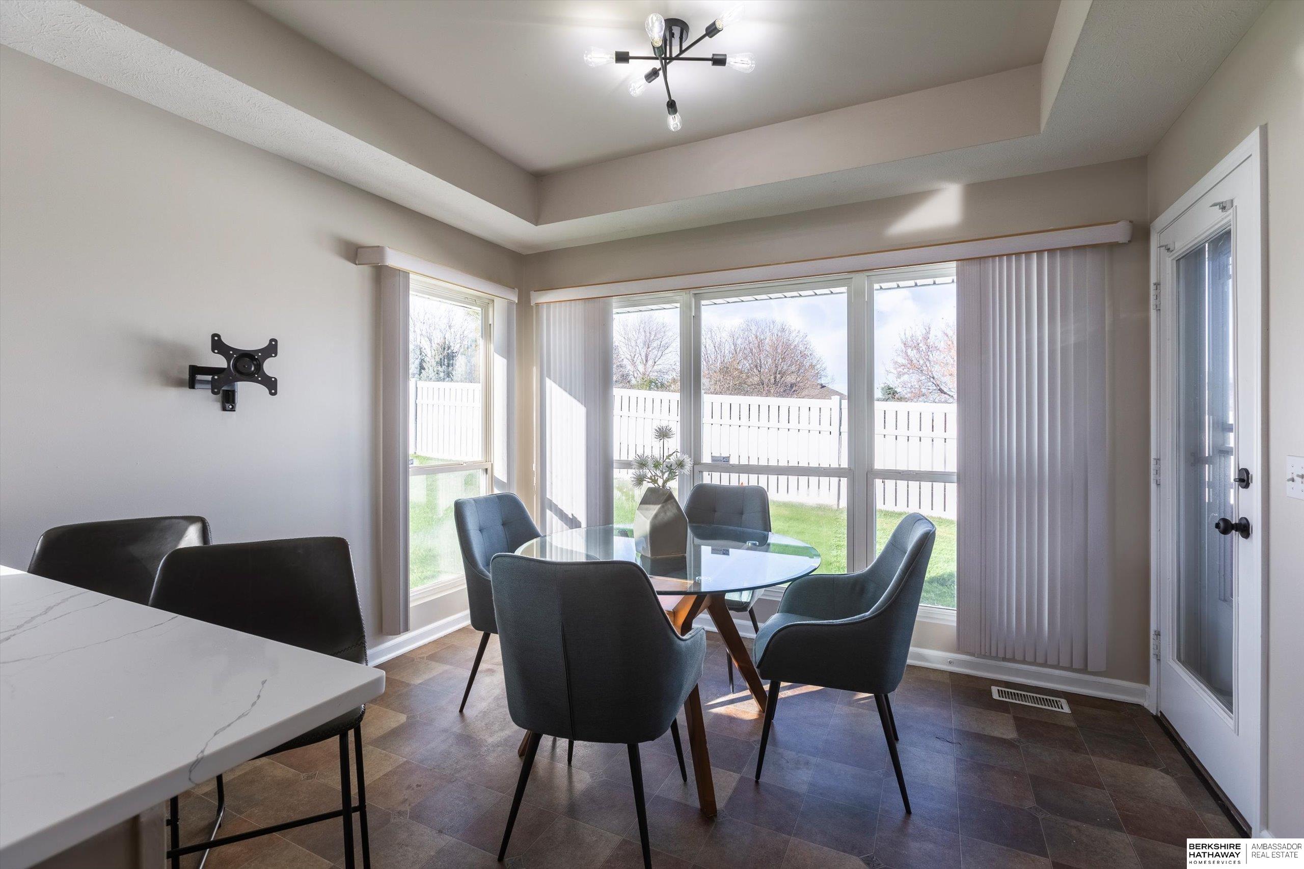 9208 Laurel Plaza, Omaha, Nebraska image 18
