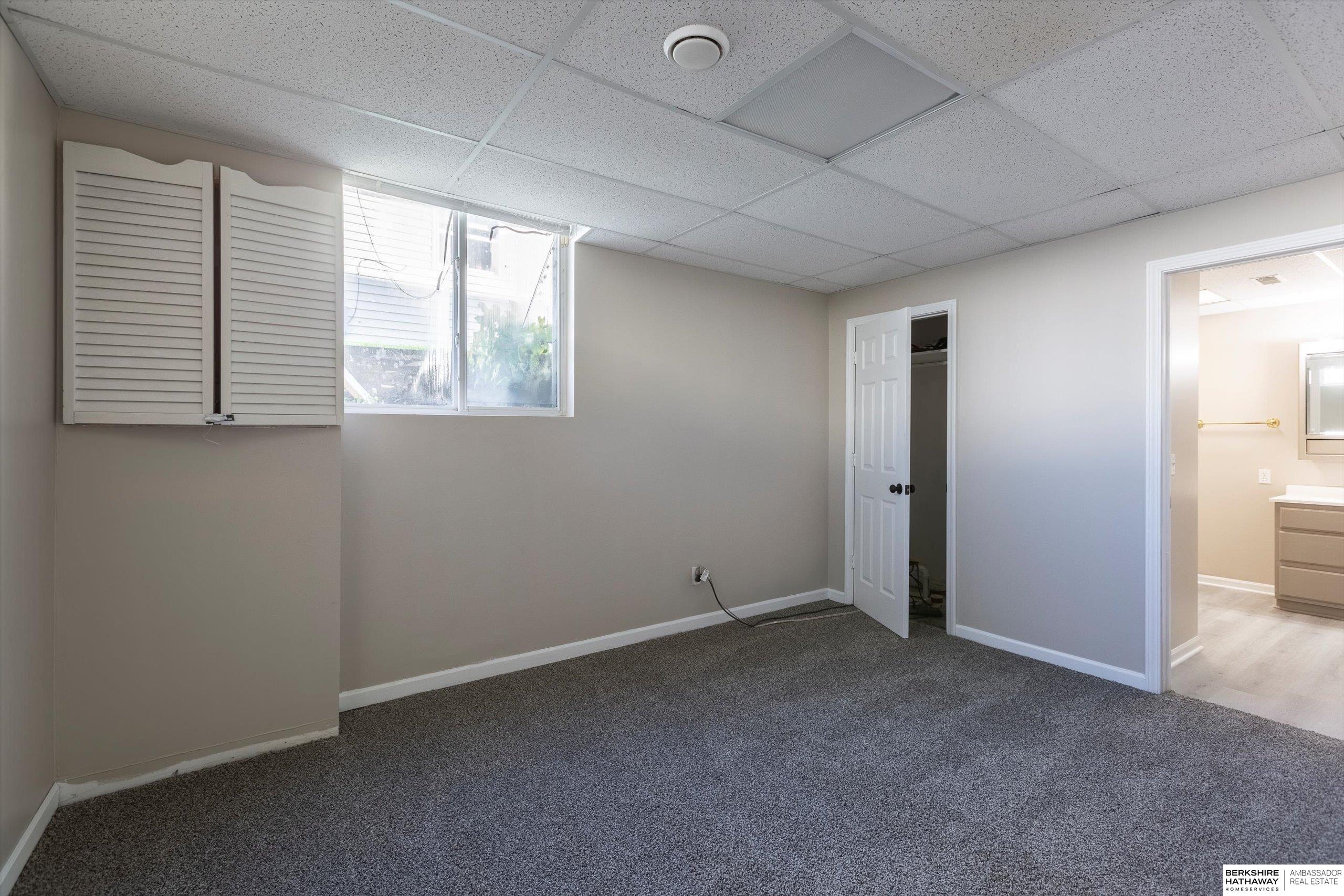 9208 Laurel Plaza, Omaha, Nebraska image 32