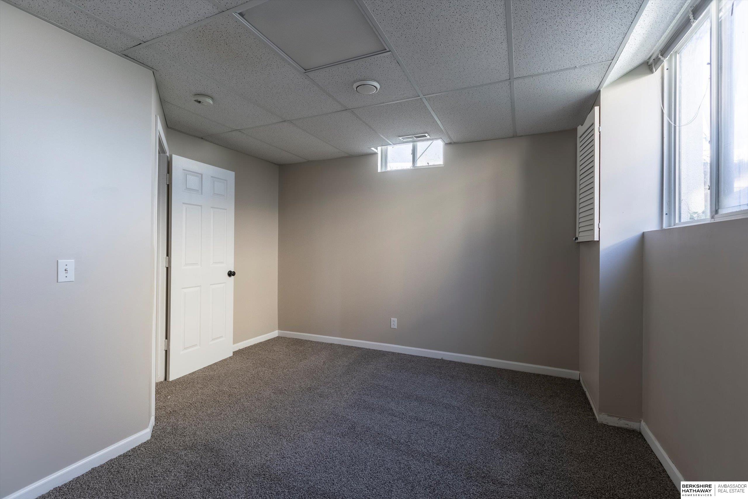 9208 Laurel Plaza, Omaha, Nebraska image 34